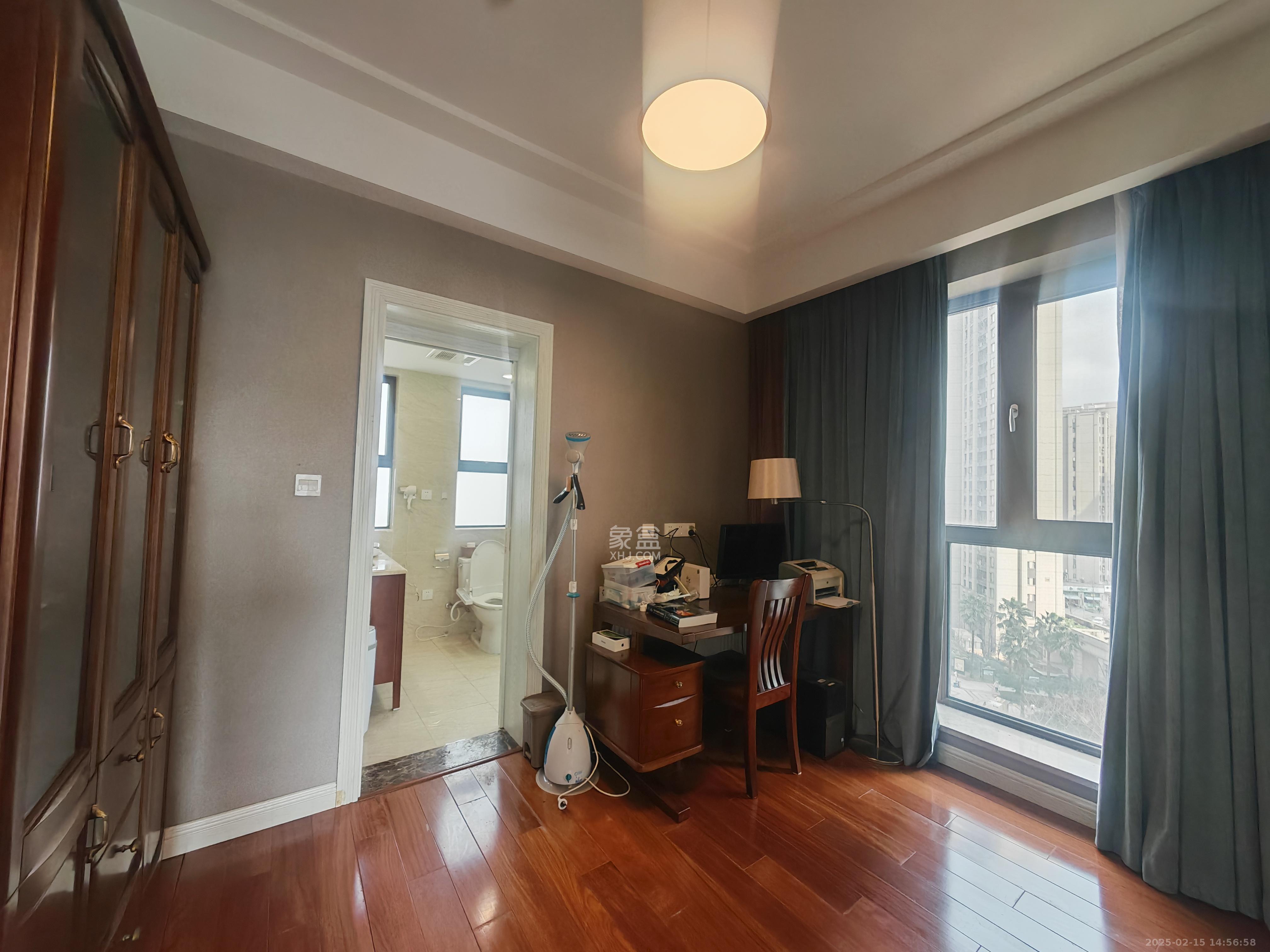 金茂梅溪湖  3室2厅2卫    8500.0元/月 金茂梅溪湖  3室2厅2卫    8500.0元/月室内图