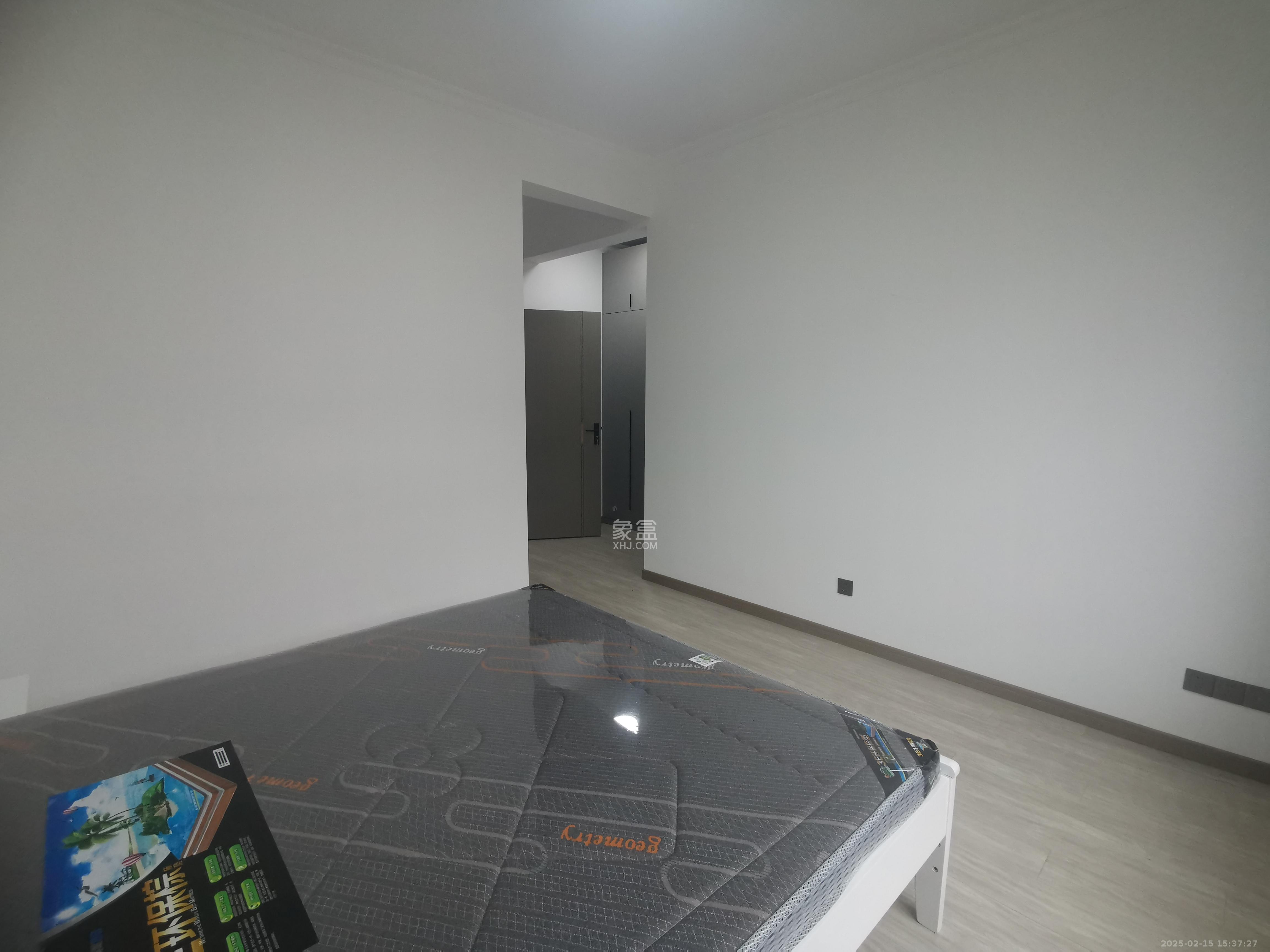 绿地麓湖郡  5室2厅2卫    4000.0元/月 绿地麓湖郡  5室2厅2卫    4000.0元/月室内图