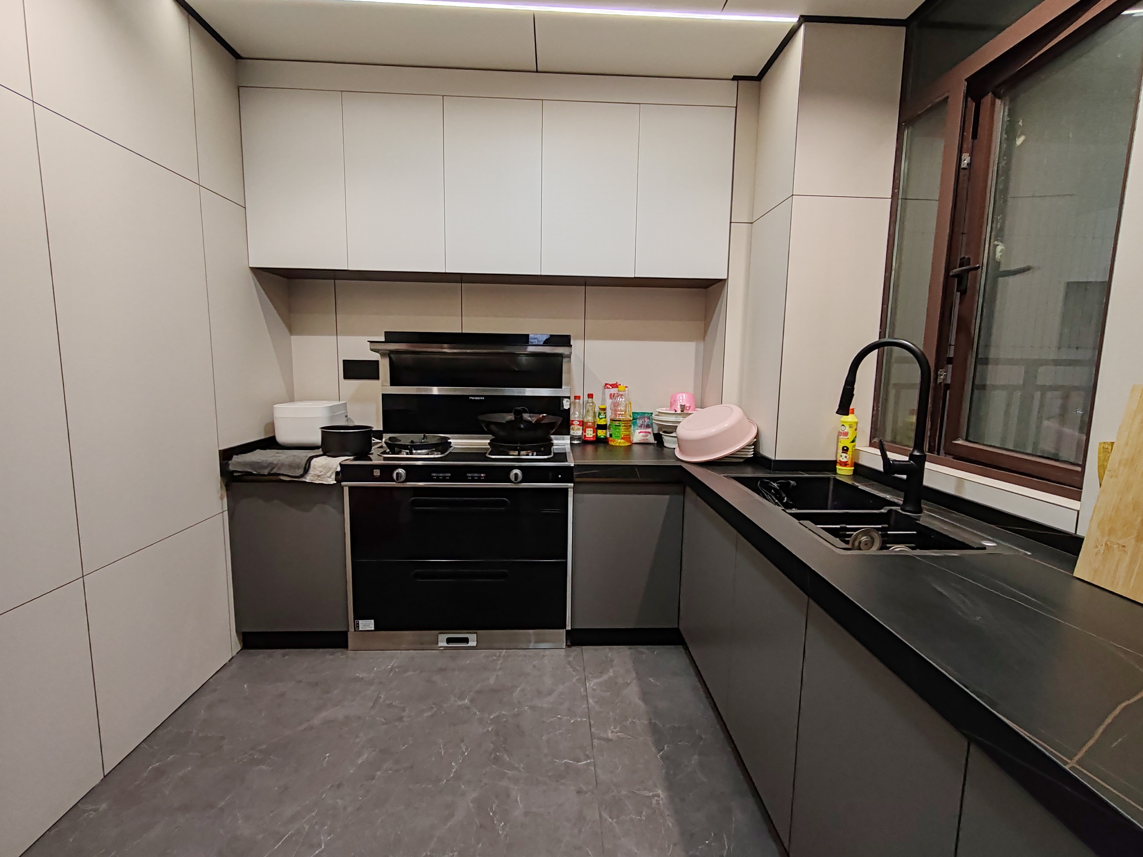 德大揽胜 3室2厅2卫 2280.0元/月 德大揽胜 3室2厅2卫 2280.0元/月室内图