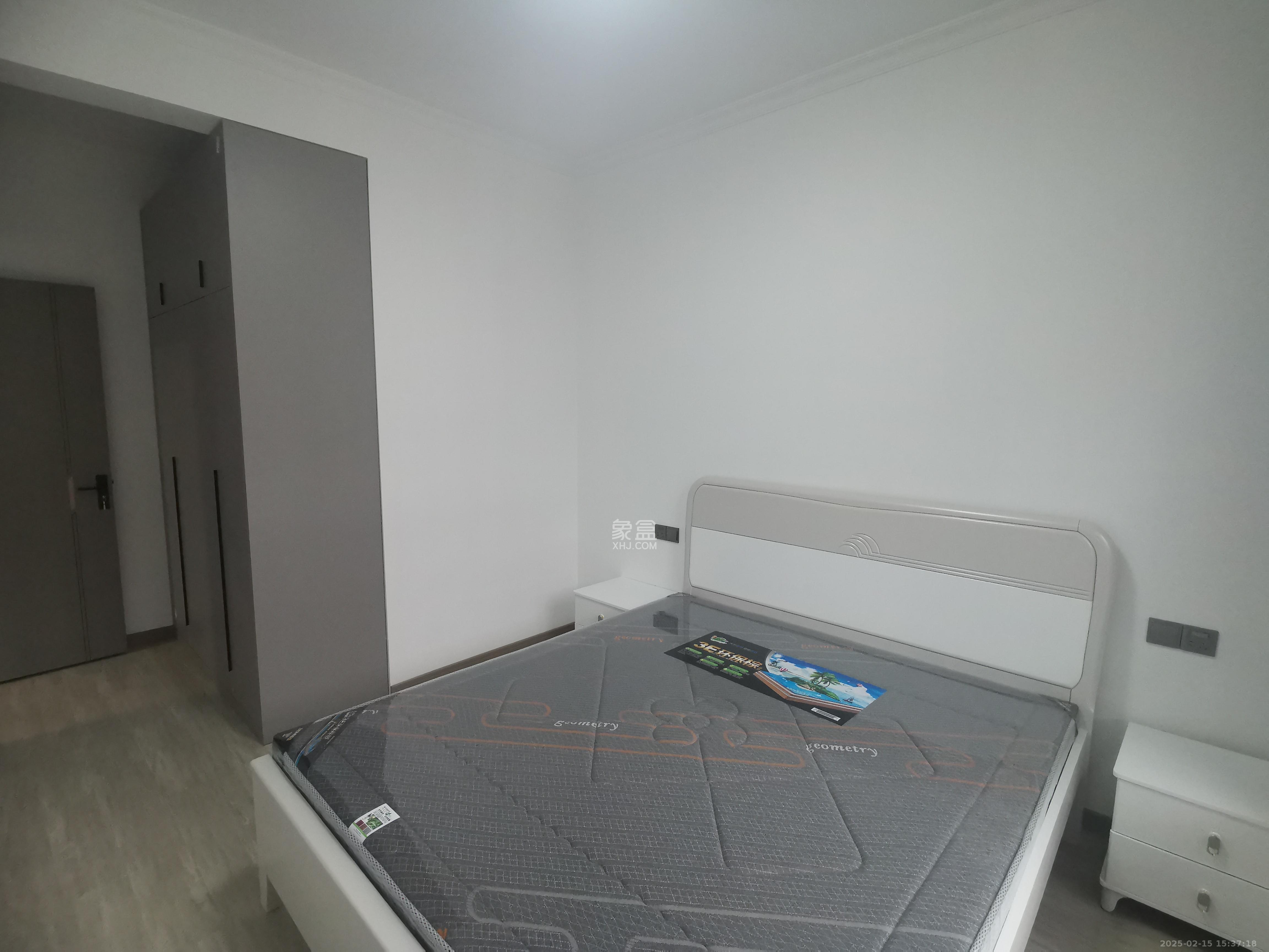 绿地麓湖郡  5室2厅2卫    4000.0元/月 绿地麓湖郡  5室2厅2卫    4000.0元/月室内图