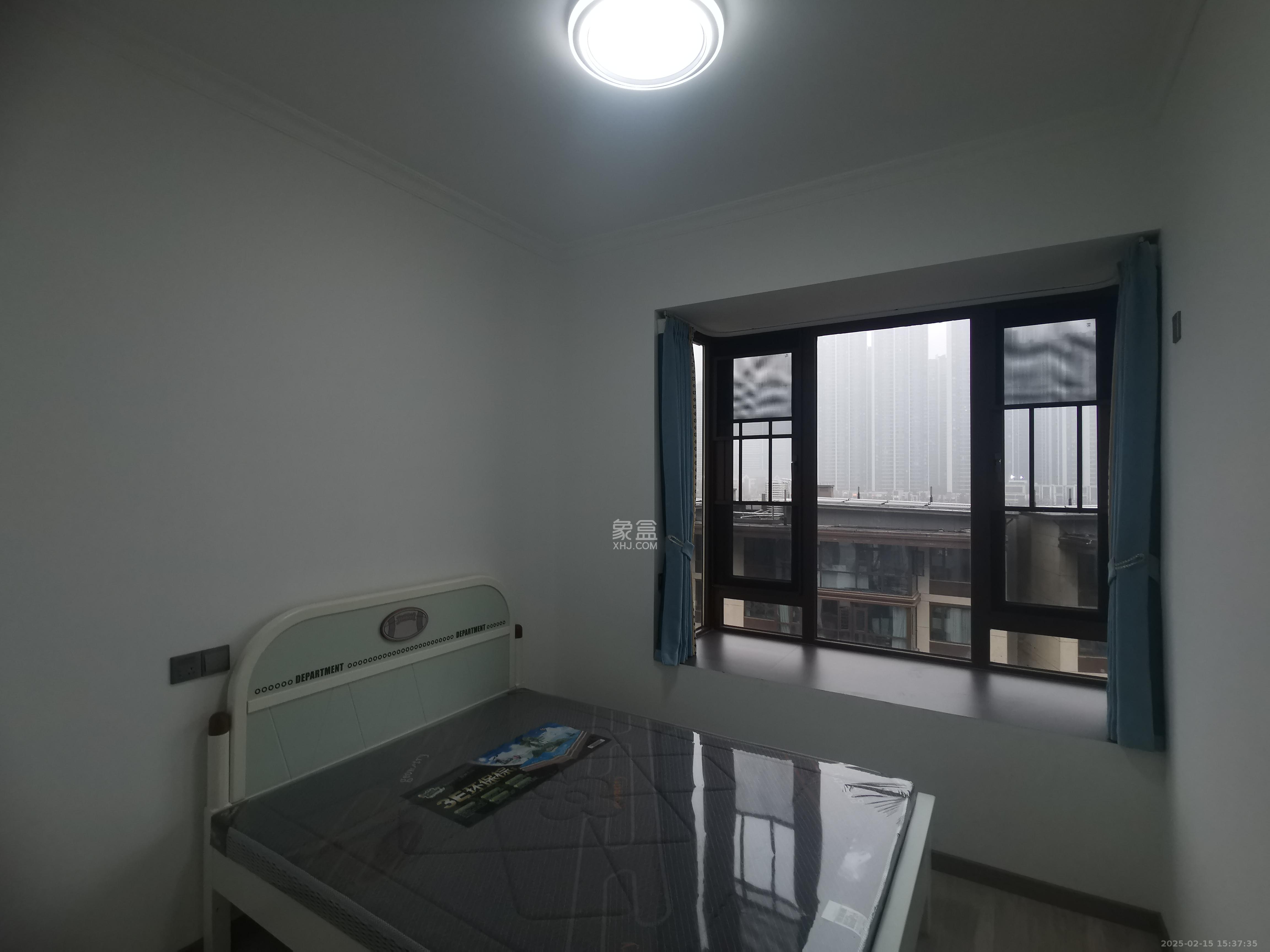 绿地麓湖郡  5室2厅2卫    4000.0元/月 绿地麓湖郡  5室2厅2卫    4000.0元/月室内图