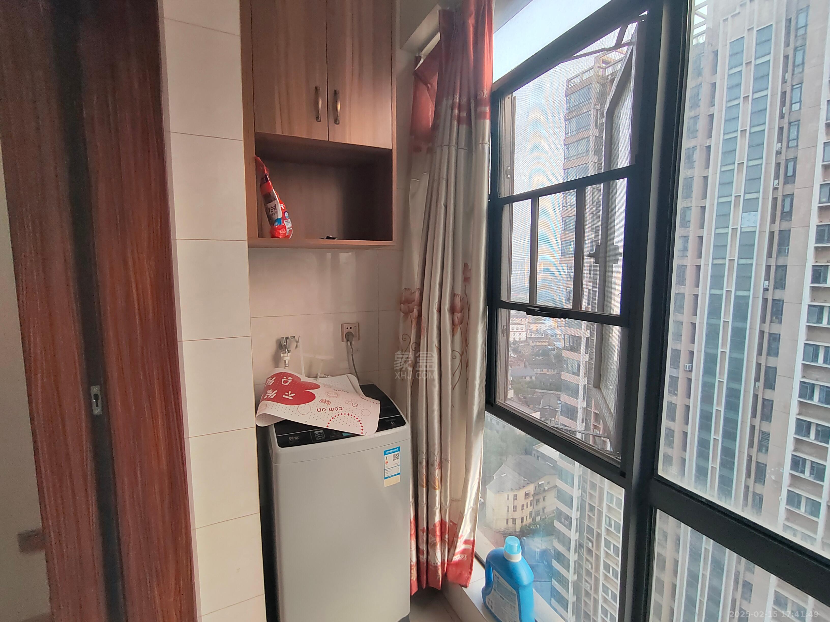 流金岁月-华晨国际 2室2厅1卫 1700.0元/月 流金岁月-华晨国际 2室2厅1卫 1700.0元/月室内图