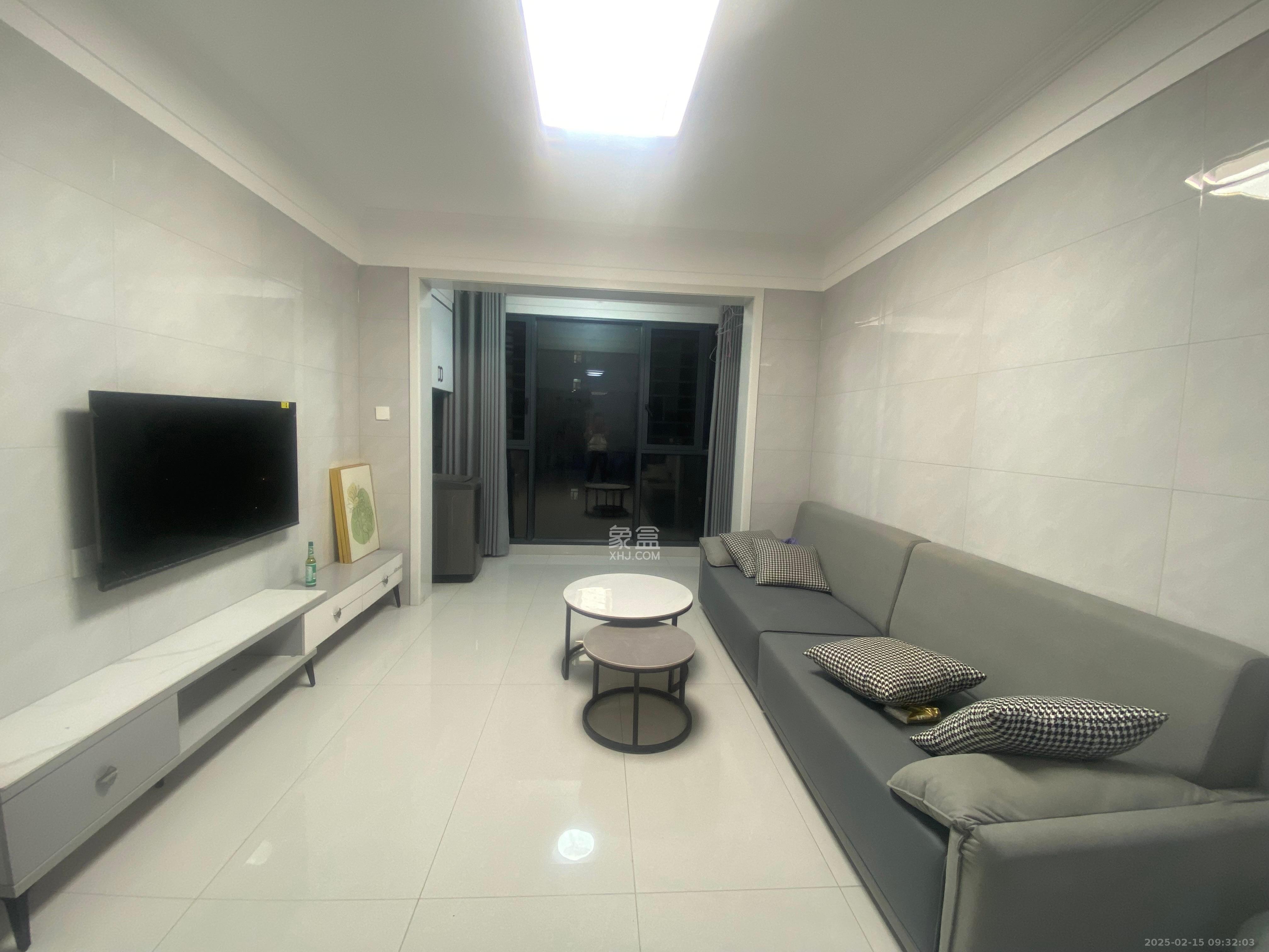 桃花嘉园  1室1厅1卫    1800.0元/月室内图1