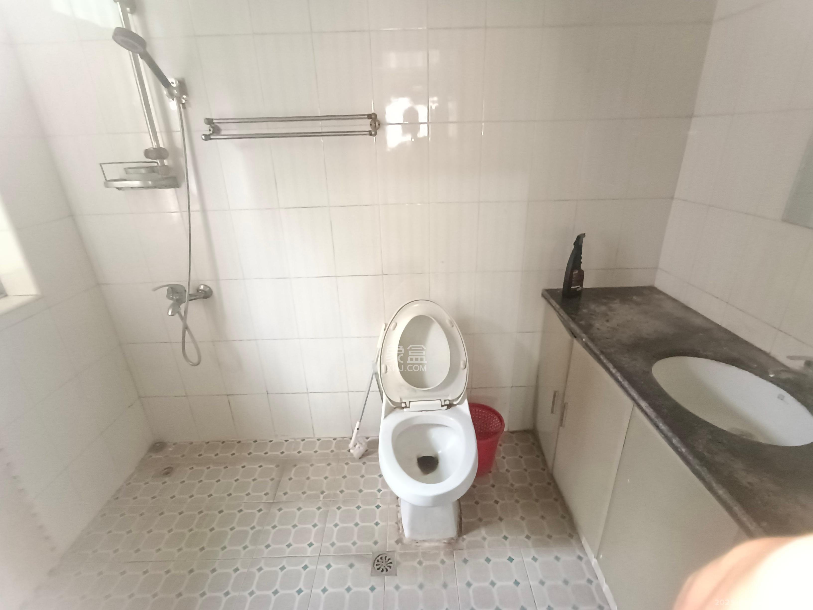 佳远小区(汽车西站) 3室2厅2卫 1900.0元/月 佳远小区(汽车西站) 3室2厅2卫 1900.0元/月室内图