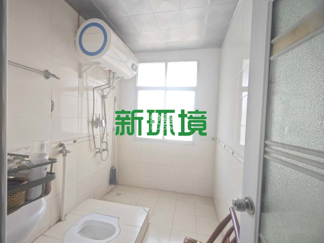 警苑小区 4室2厅2卫 71.8万 警苑小区 4室2厅2卫 71.8万客厅