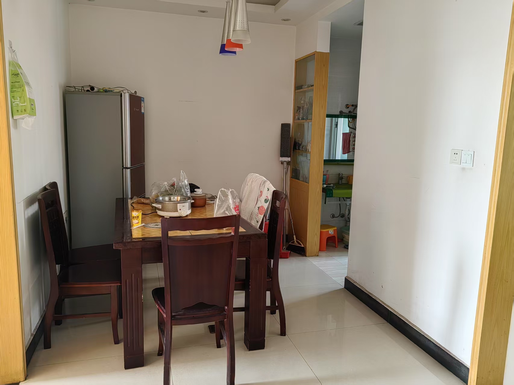 梓瑞小区  3室2厅1卫    1100.0元/月 梓瑞小区  3室2厅1卫    1100.0元/月室内图