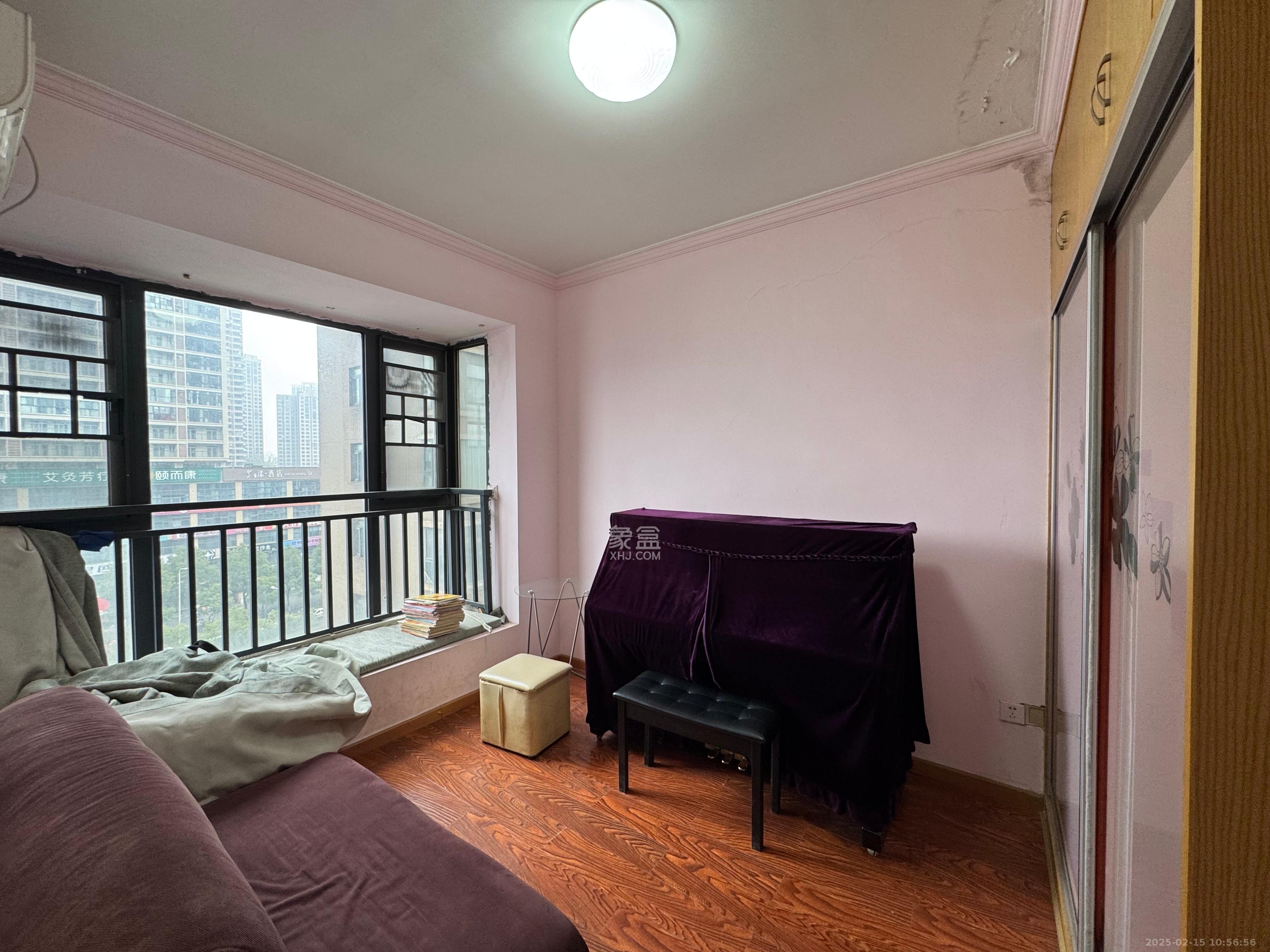 藏珑湖上国际花园 4室2厅2卫 3200.0元/月 藏珑湖上国际花园 4室2厅2卫 3200.0元/月室内图