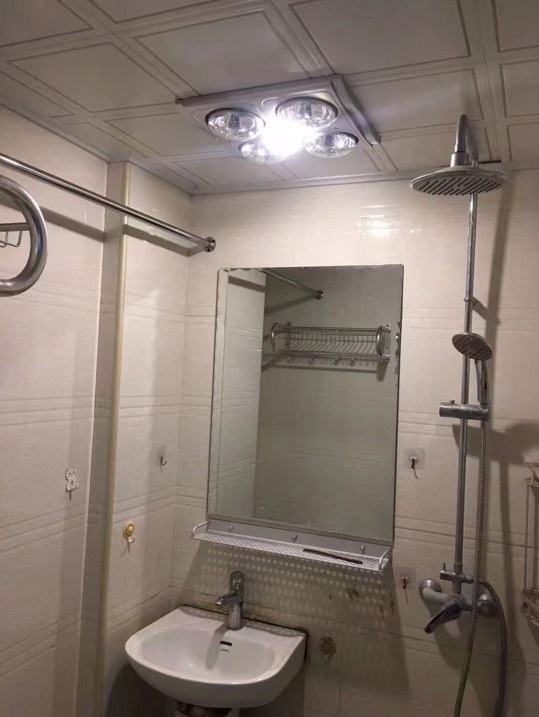 盛世时代广场  1室1厅1卫    1200.0元/月室内图