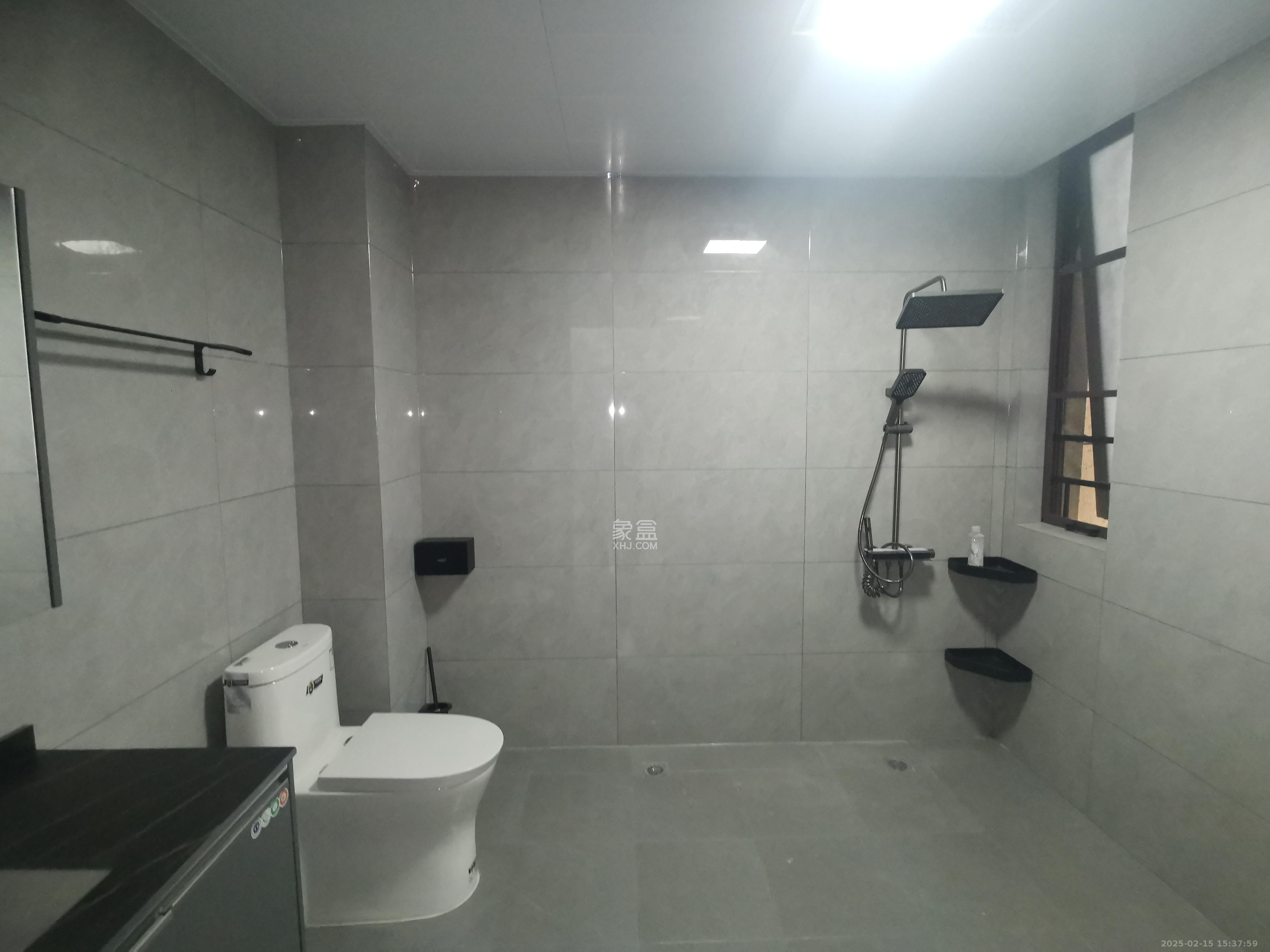 绿地麓湖郡  5室2厅2卫    4000.0元/月 绿地麓湖郡  5室2厅2卫    4000.0元/月室内图