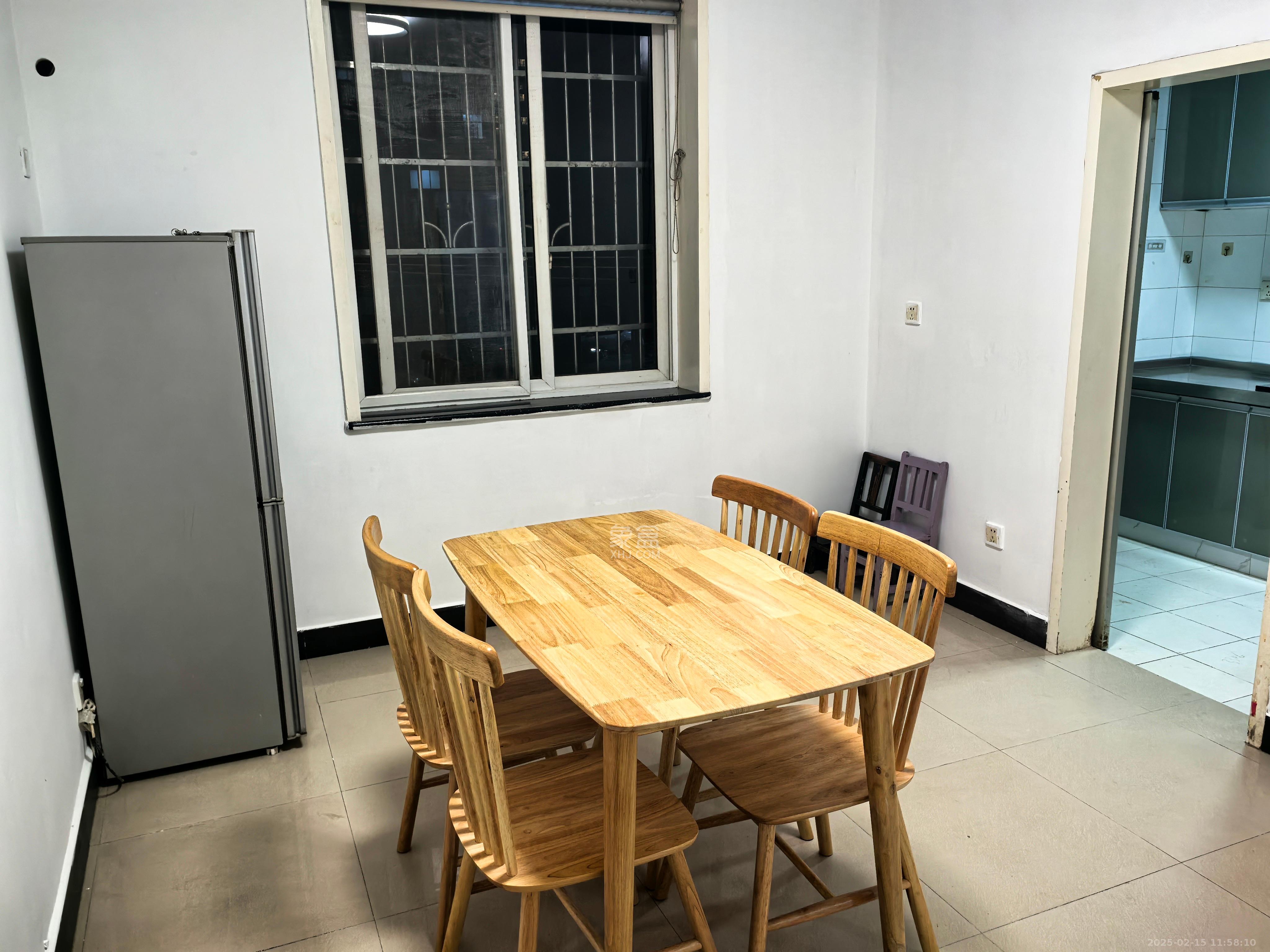 邮电新村  3室2厅1卫    2200.0元/月室内图
