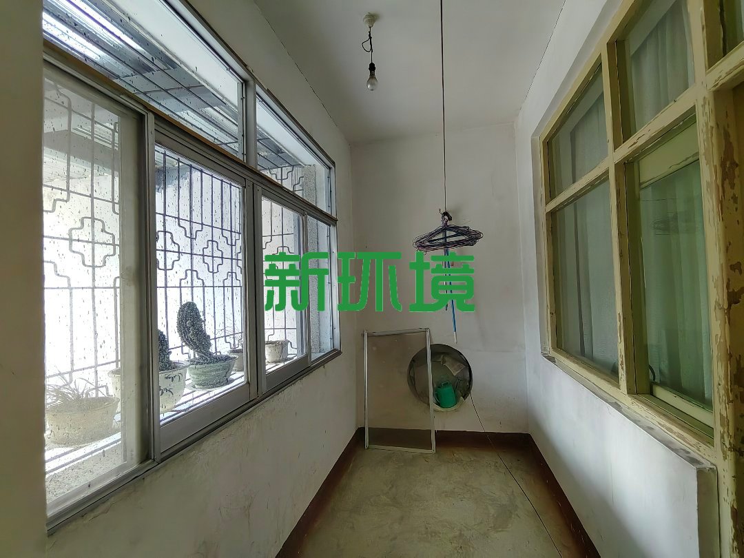 市委二号院  3室2厅2卫    50.0万 市委二号院  3室2厅2卫    50.0万客厅