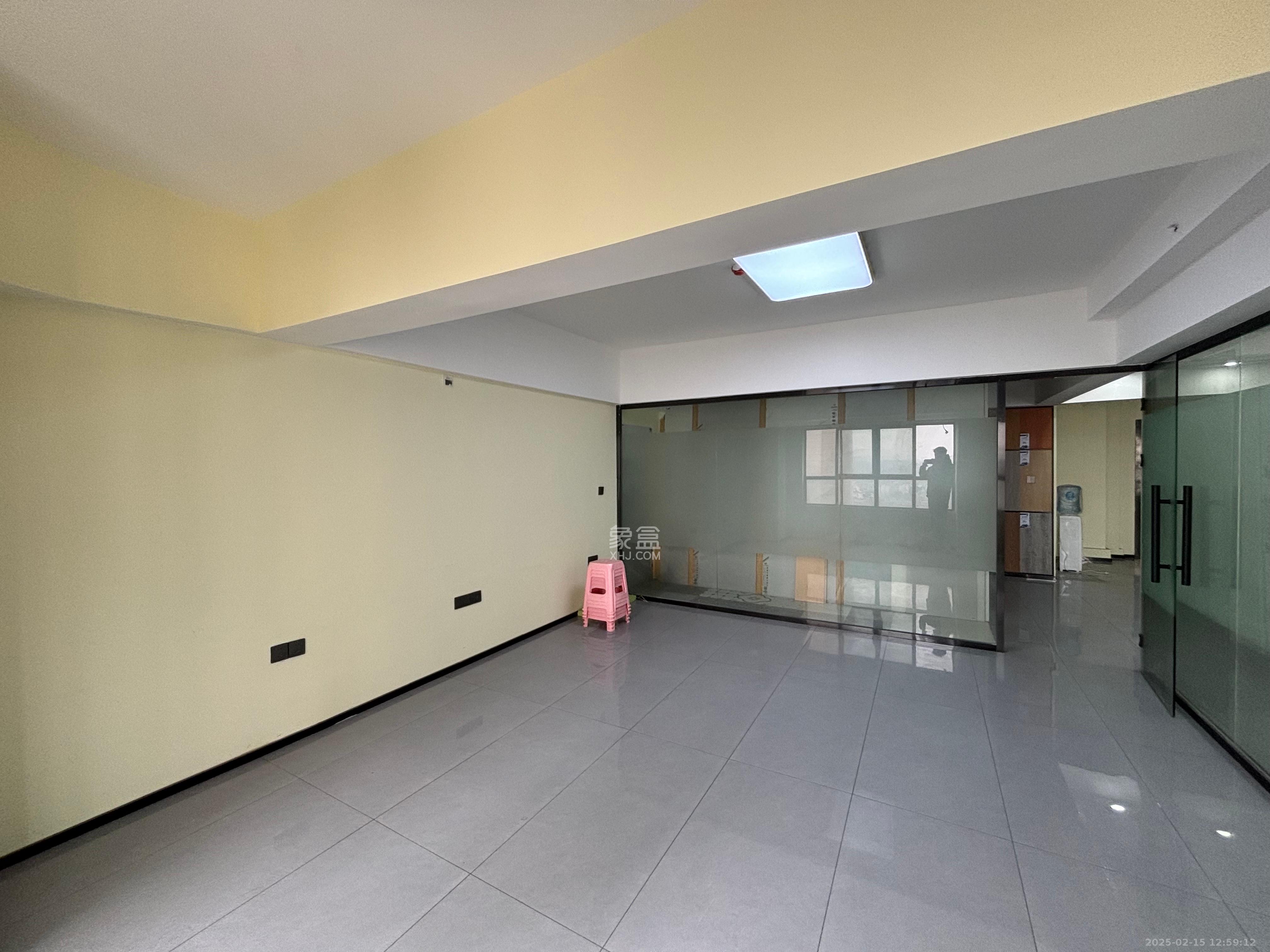 当代滨江MOMA  2室2厅1卫    4500.0元/月 当代滨江MOMA  2室2厅1卫    4500.0元/月室内图