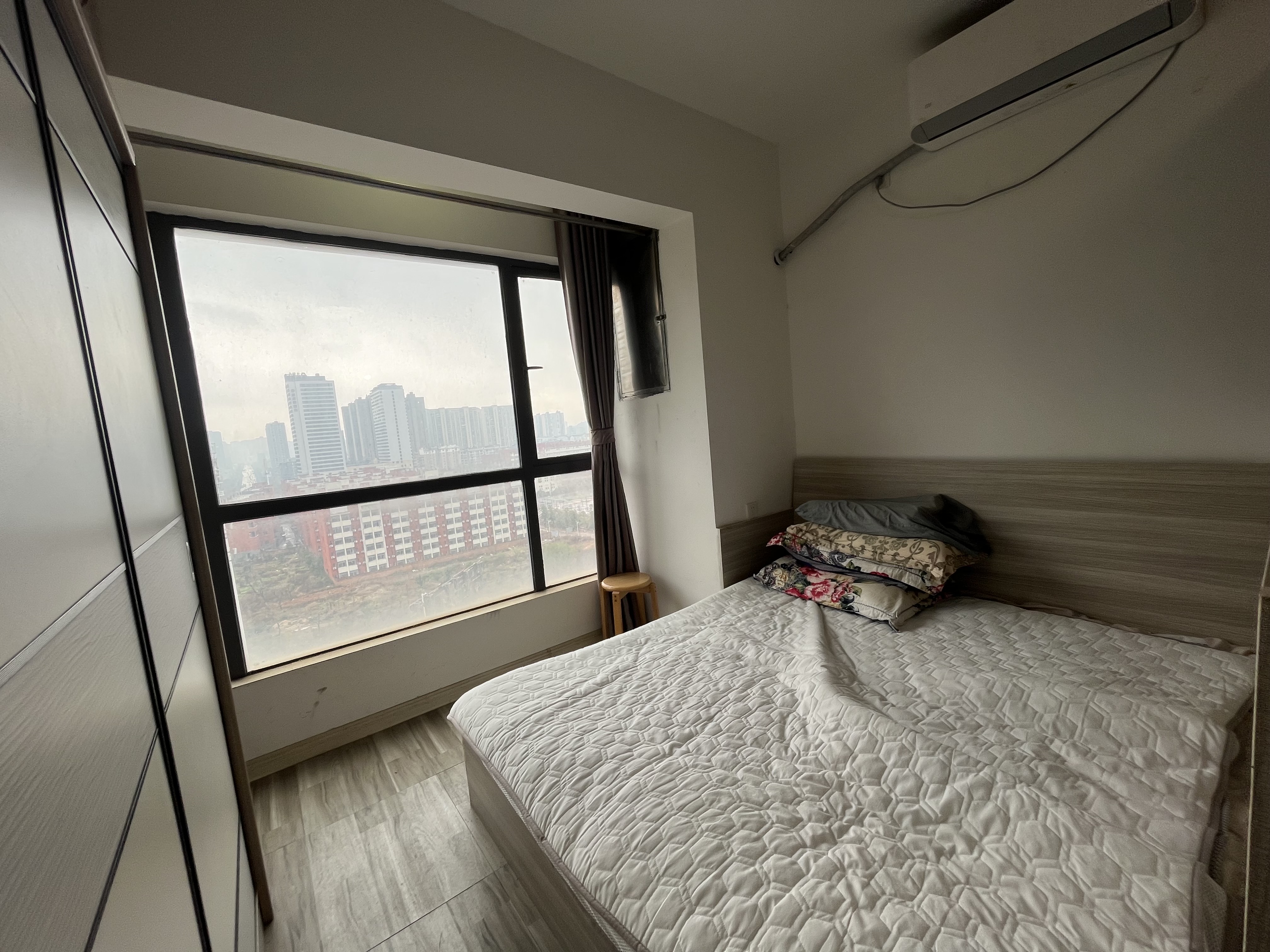 盛世时代广场  1室1厅1卫    1100.0元/月室内图