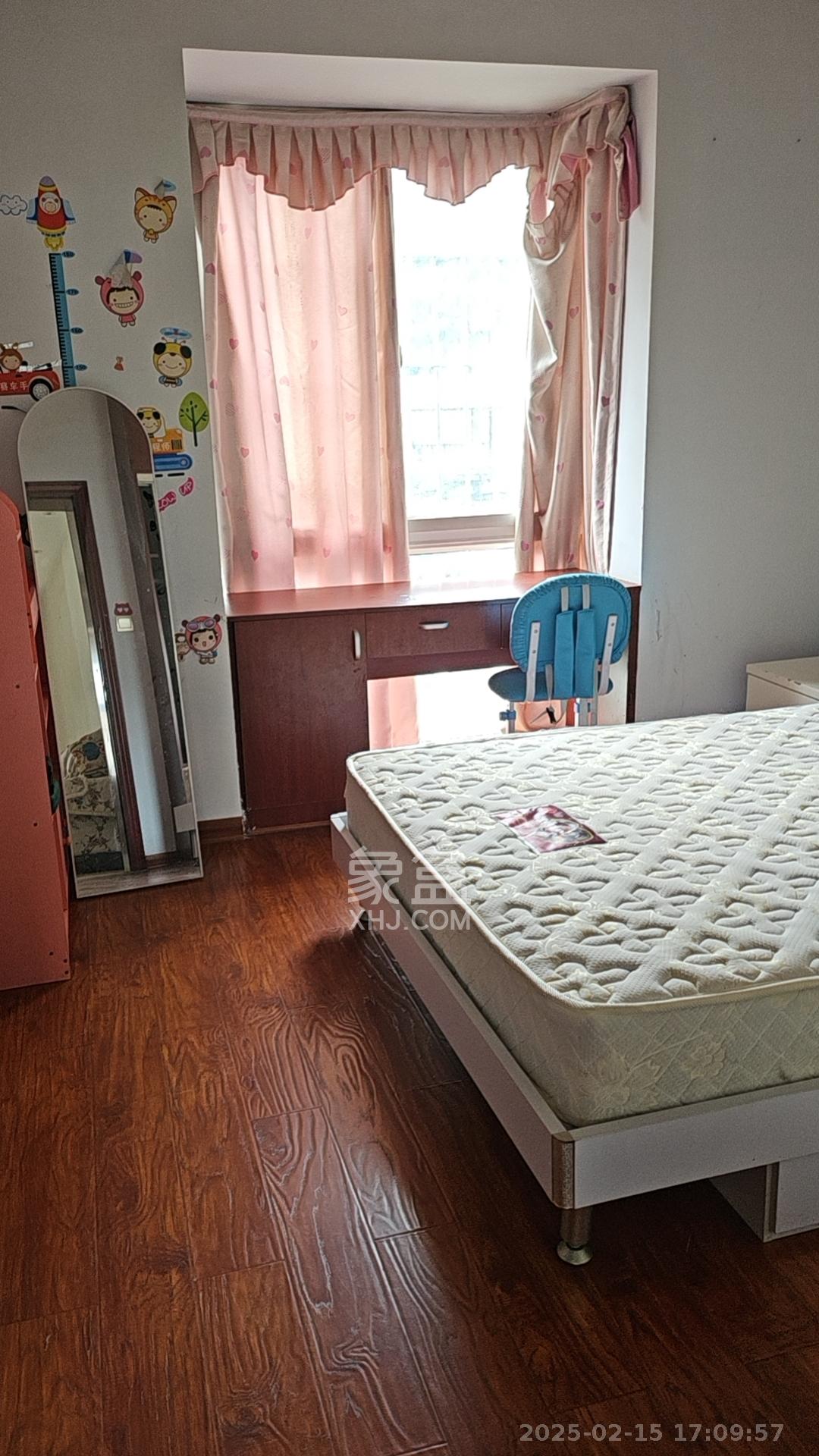 爵士湘 4室2厅2卫 2000.0元/月 爵士湘 4室2厅2卫 2000.0元/月室内图