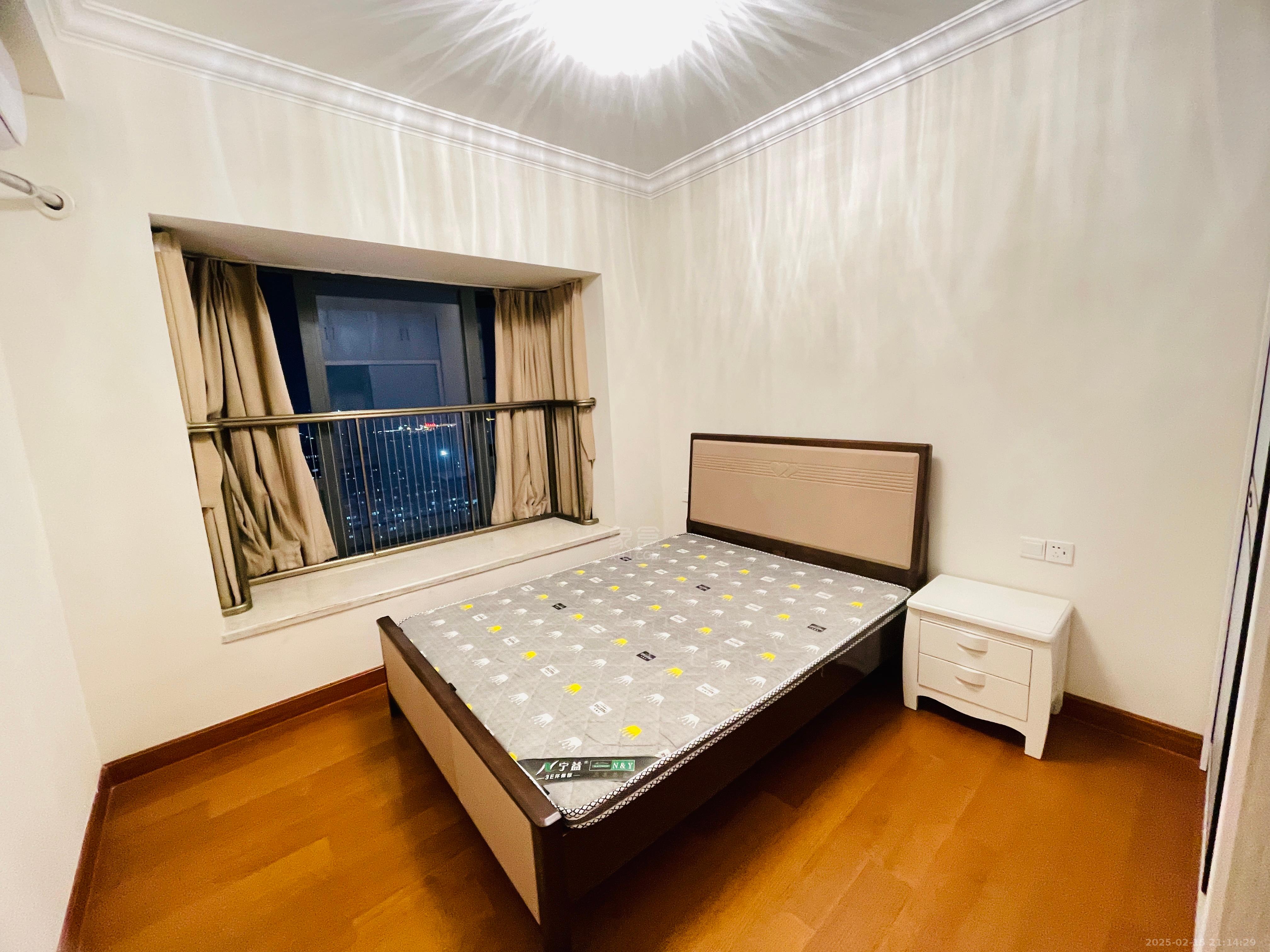 恒大华府 3室2厅2卫 2400.0元/月 恒大华府 3室2厅2卫 2400.0元/月室内图