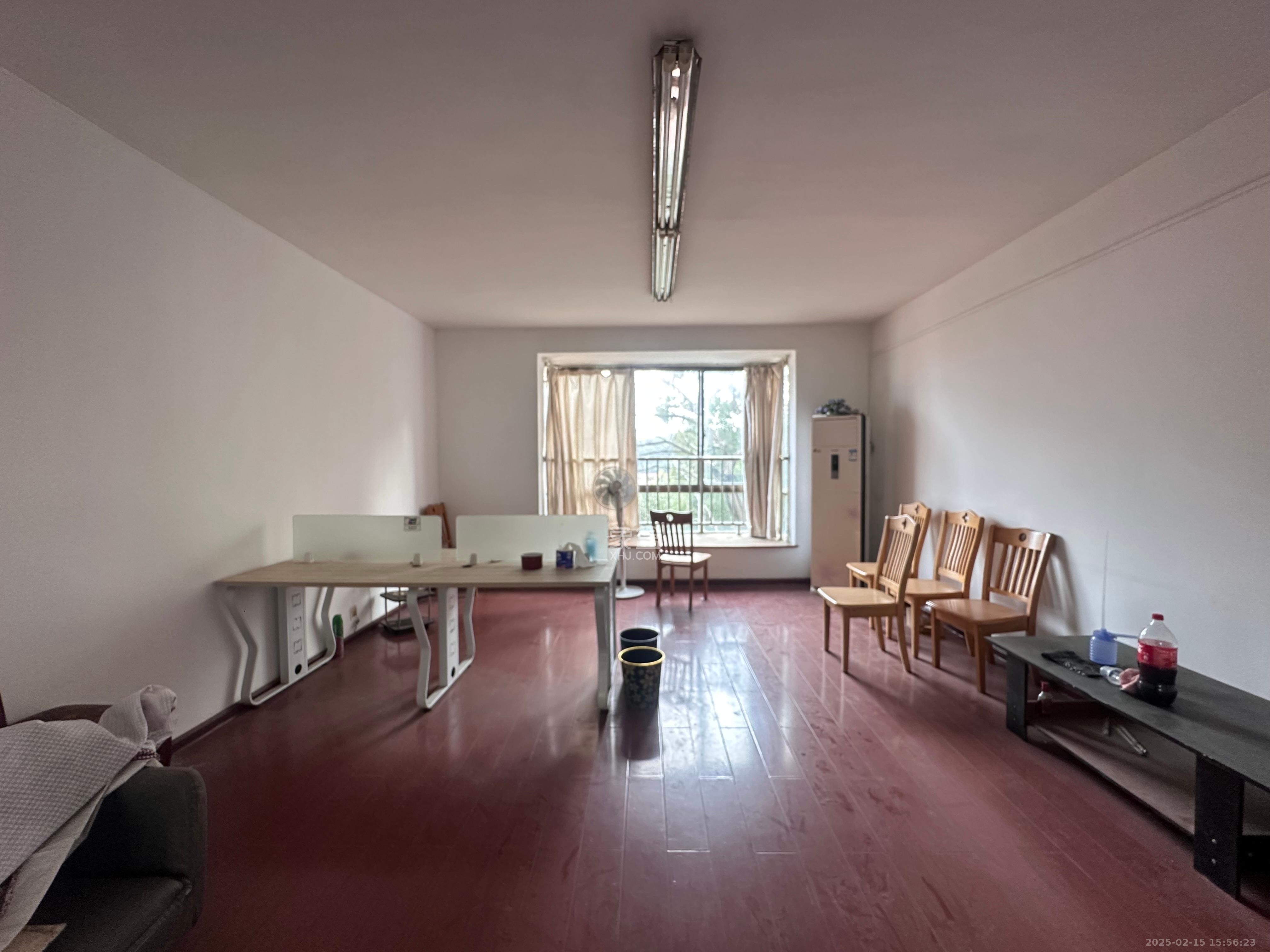 金色比华利 3室2厅2卫 2600.0元/月 金色比华利 3室2厅2卫 2600.0元/月室内图