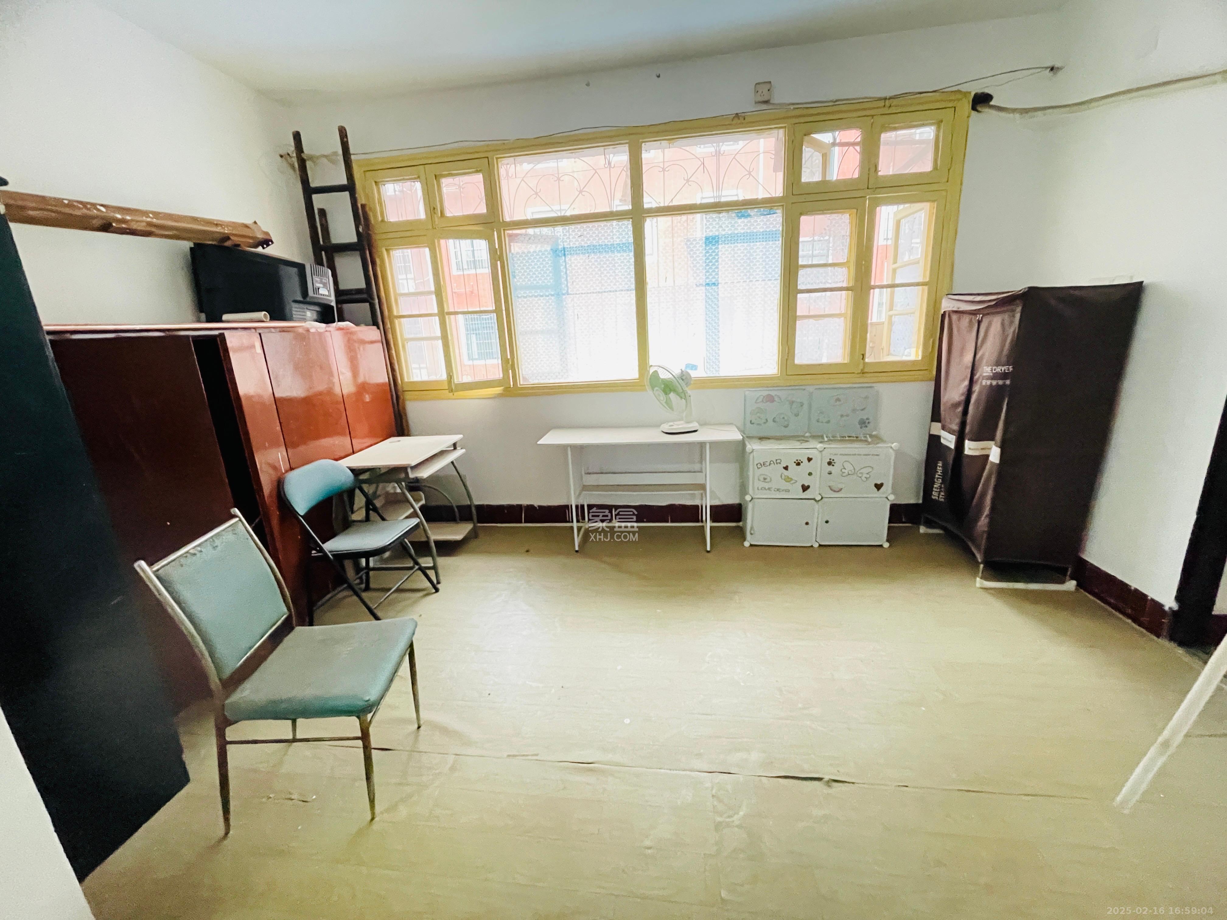 曙光中路邮政宿舍 3室1厅1卫 1300.0元/月 曙光中路邮政宿舍 3室1厅1卫 1300.0元/月室内图