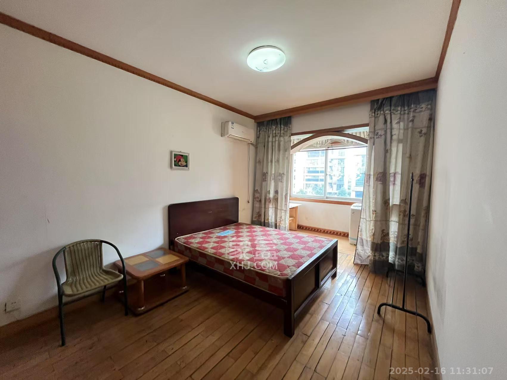 白沙花园  1室1厅1卫    1600.0元/月 白沙花园  1室1厅1卫    1600.0元/月室内图