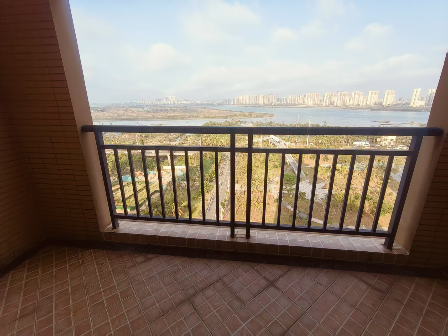 江畔人家 4室2厅2卫 5800.0元/月 江畔人家 4室2厅2卫 5800.0元/月室内图