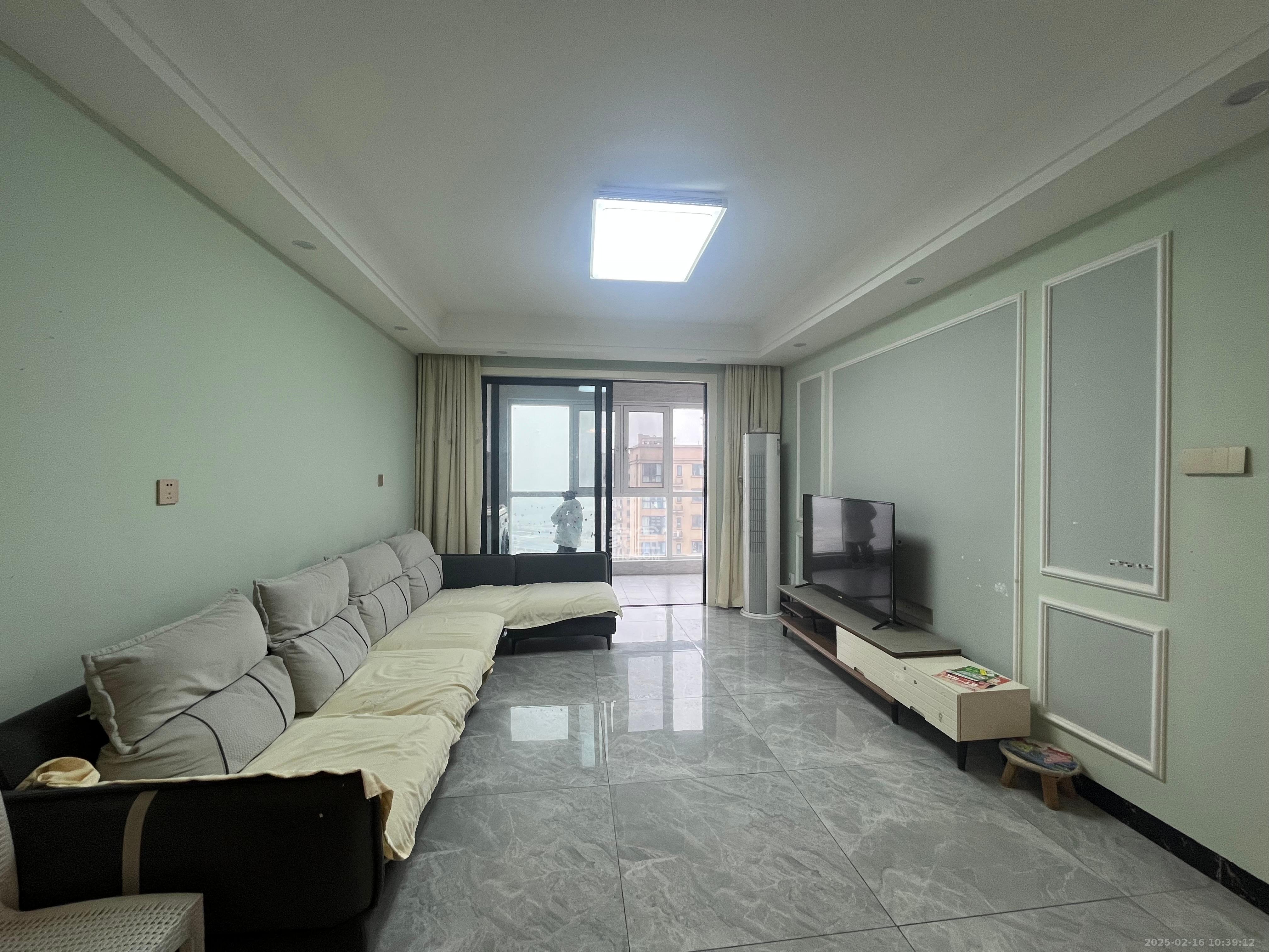 中建嘉和城  3室2厅1卫   2200.00元/月