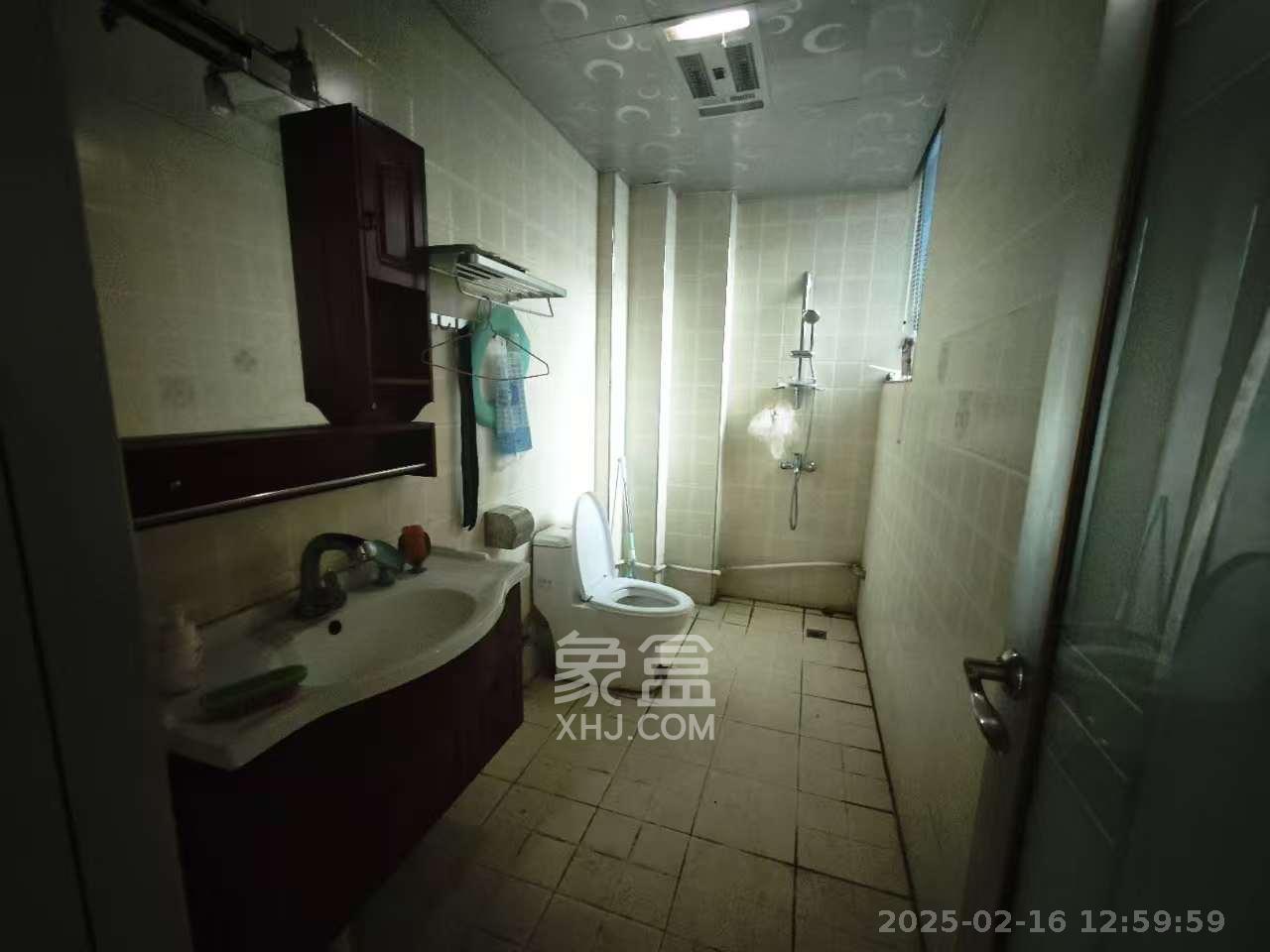 兴联母山小区  3室2厅2卫   1600.00元/月室内图