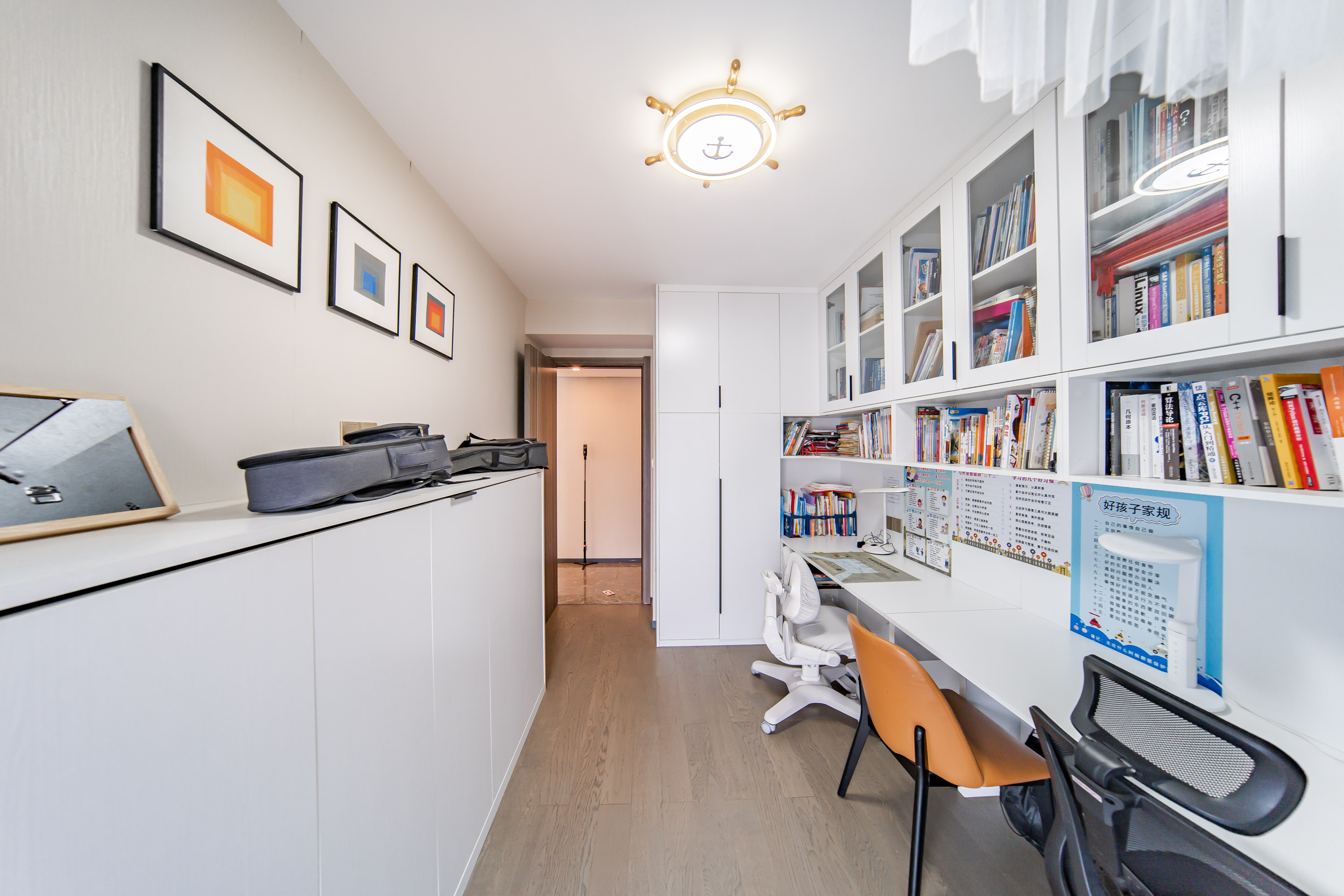 中海阅麓山一期  4室2厅2卫    200.0万 中海阅麓山一期  4室2厅2卫    200.0万卧室