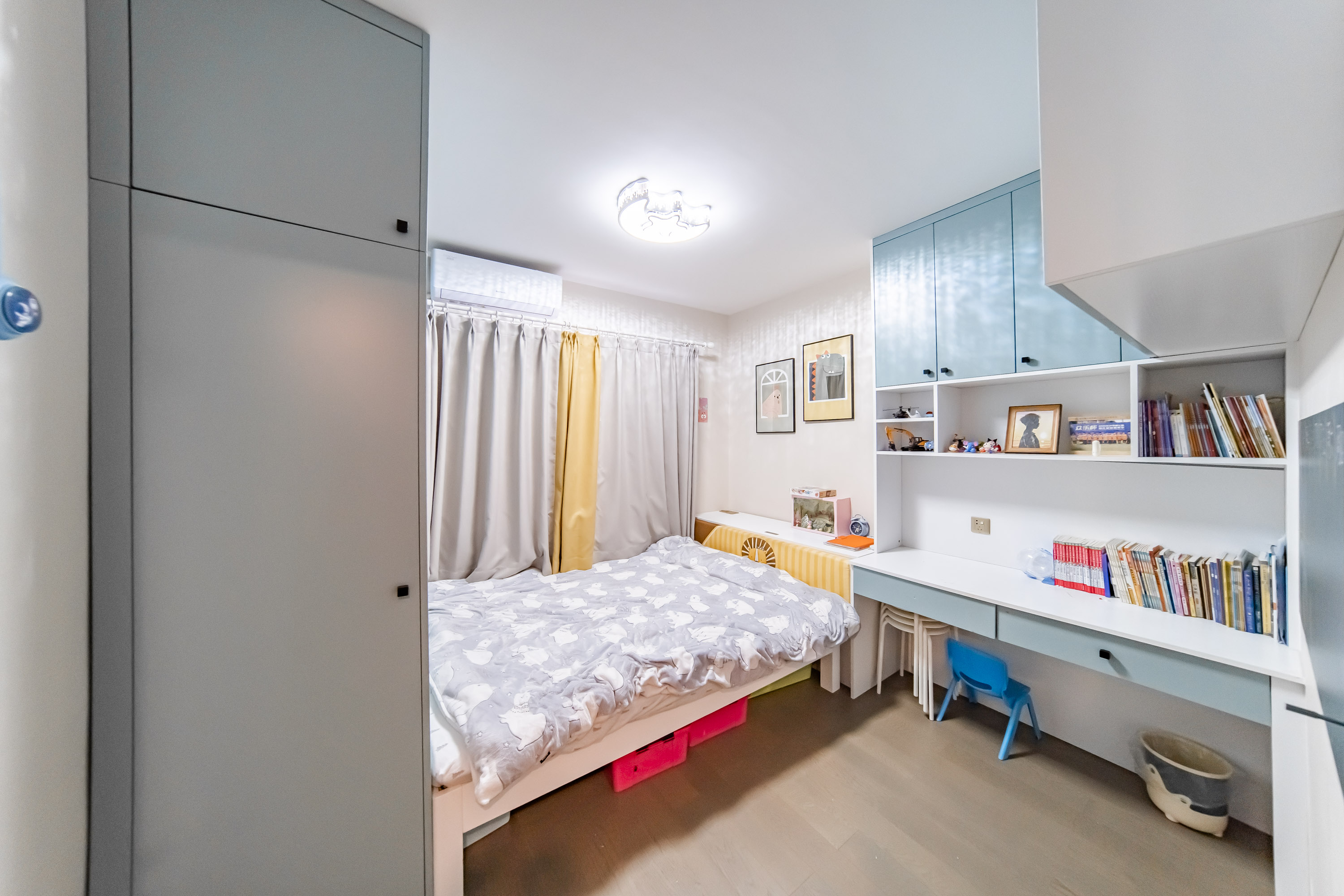 中海阅麓山一期  4室2厅2卫    200.0万 中海阅麓山一期  4室2厅2卫    200.0万卧室