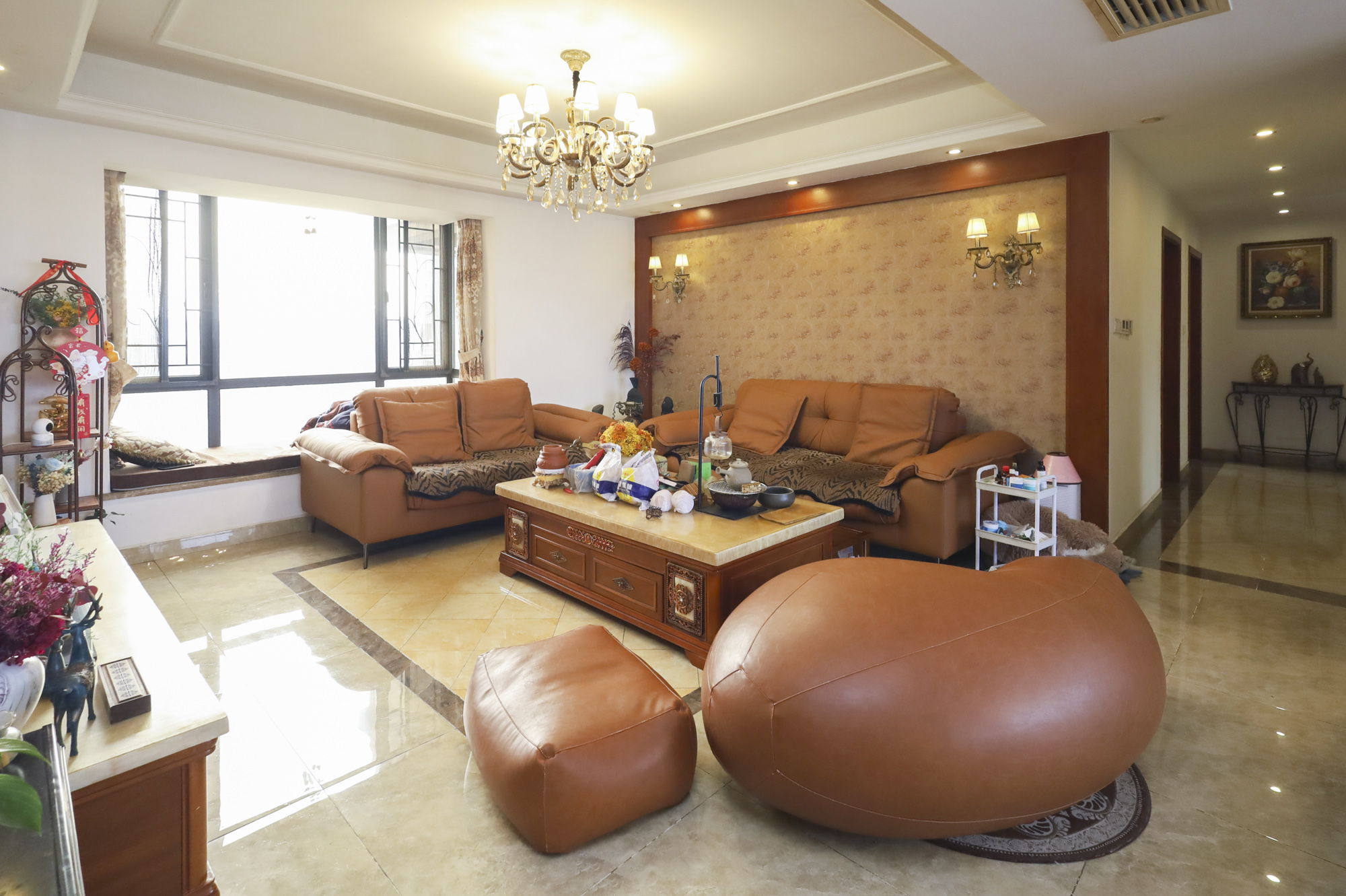 双湾国际(湘江御景花园)  3室2厅2卫    165.0万 双湾国际(湘江御景花园)  3室2厅2卫    165.0万客厅