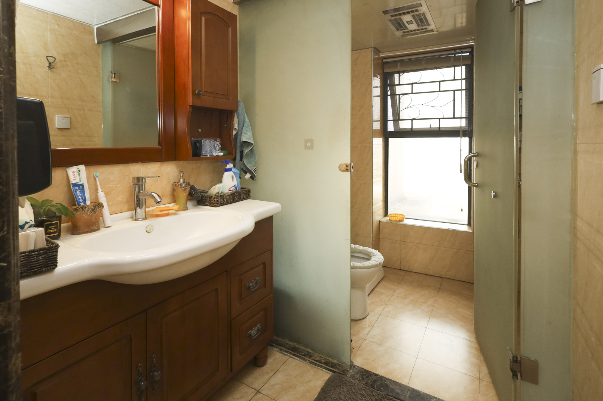 双湾国际(湘江御景花园)  3室2厅2卫    165.0万 双湾国际(湘江御景花园)  3室2厅2卫    165.0万卫生间