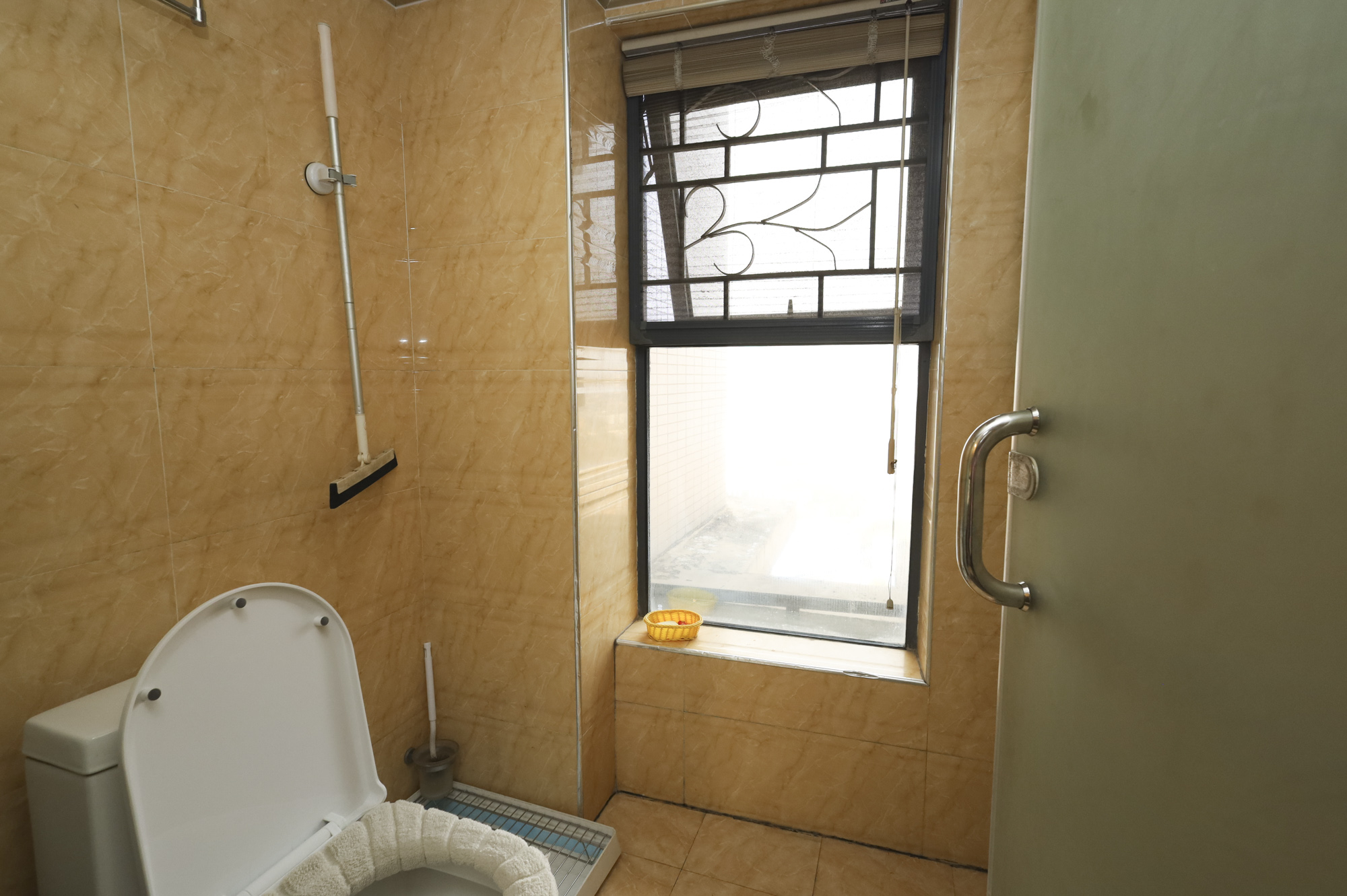 双湾国际(湘江御景花园)  3室2厅2卫    165.0万 双湾国际(湘江御景花园)  3室2厅2卫    165.0万卫生间