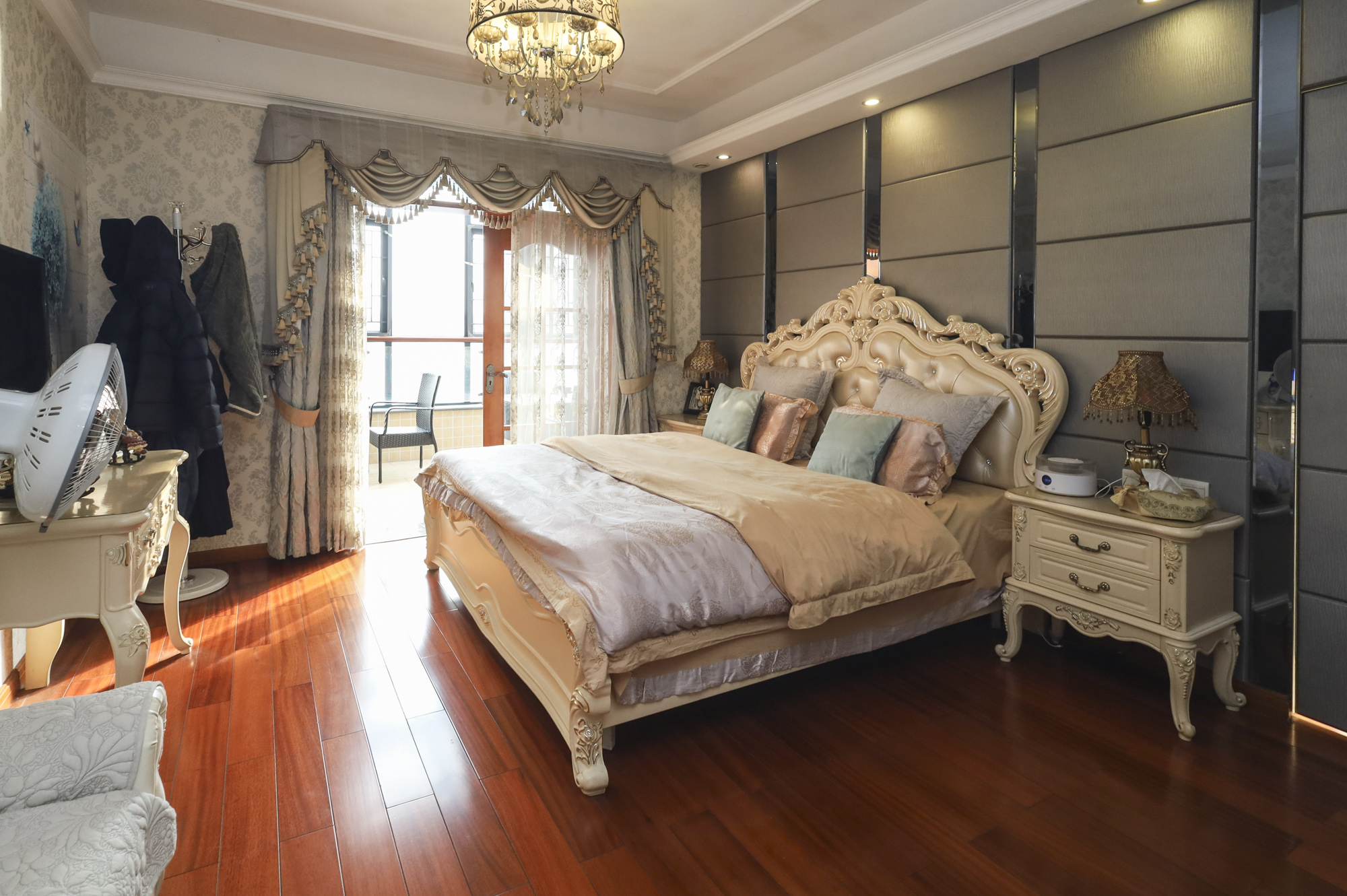 双湾国际(湘江御景花园)  3室2厅2卫    165.0万 双湾国际(湘江御景花园)  3室2厅2卫    165.0万卧室