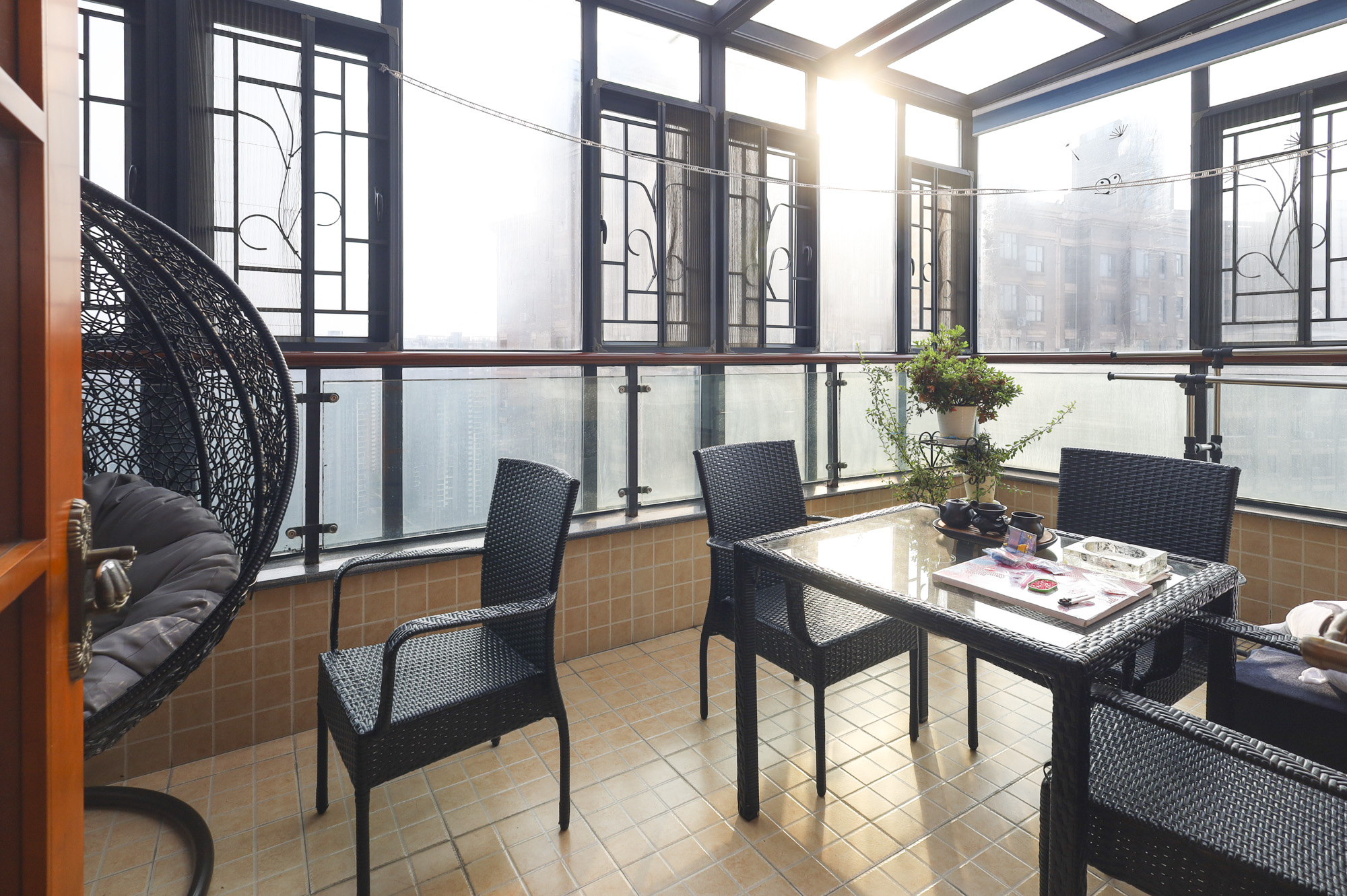 双湾国际(湘江御景花园)  3室2厅2卫    165.0万 双湾国际(湘江御景花园)  3室2厅2卫    165.0万阳台