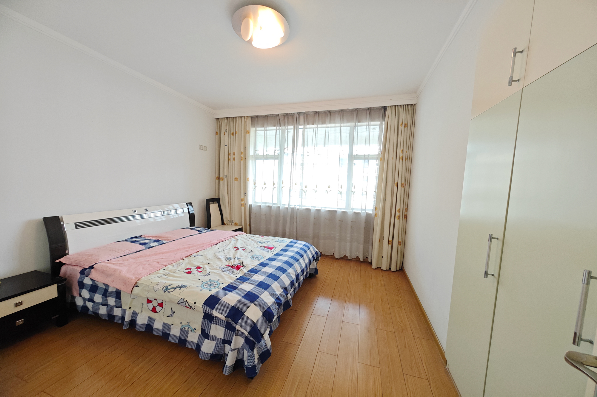 书香名邸 4室2厅2卫 140.0万 书香名邸 4室2厅2卫 140.0万卧室