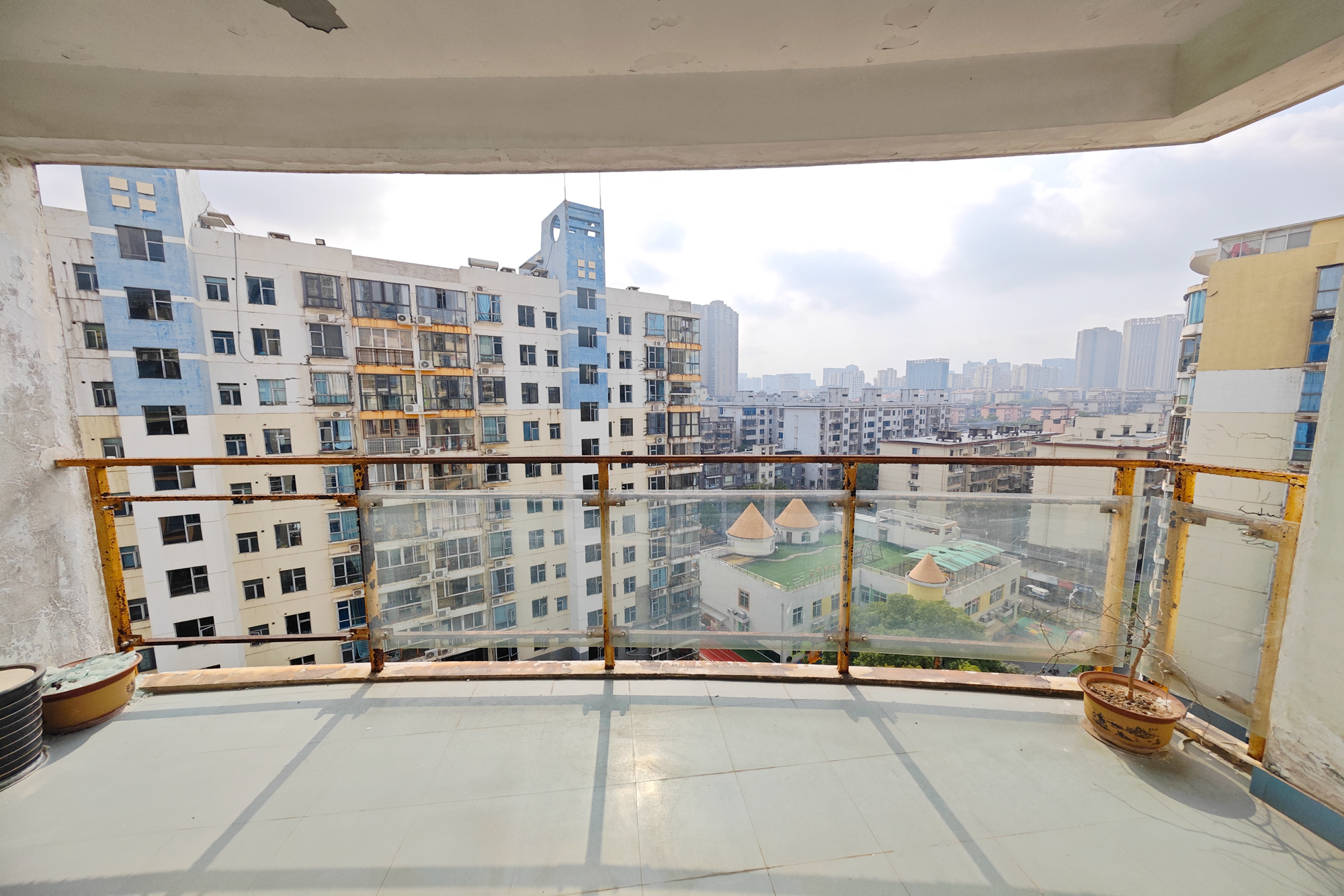 书香名邸 4室2厅2卫 140.0万 书香名邸 4室2厅2卫 140.0万阳台