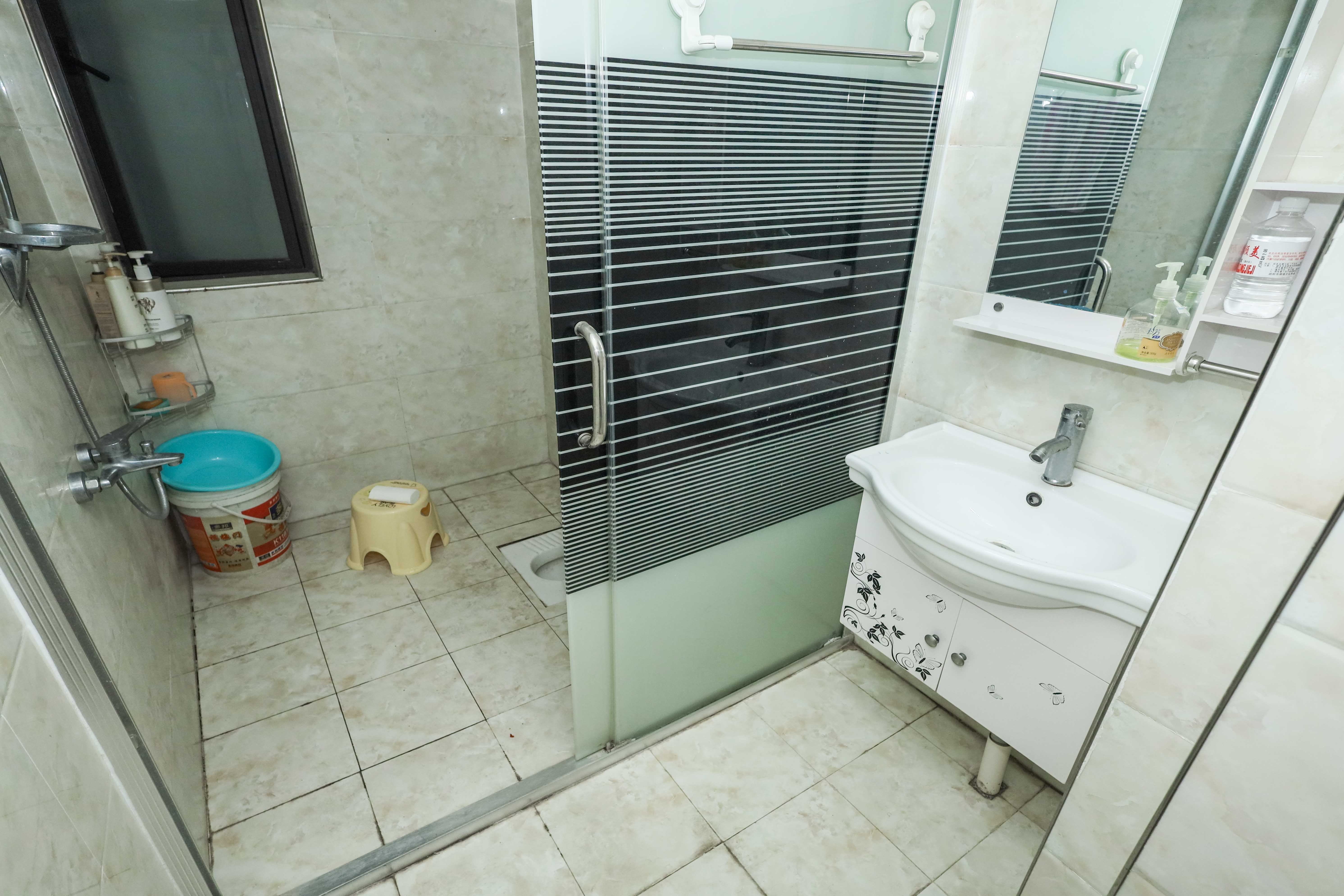 和泓梅溪四季  1室2厅2卫    135.0万 和泓梅溪四季  1室2厅2卫    135.0万卫生间