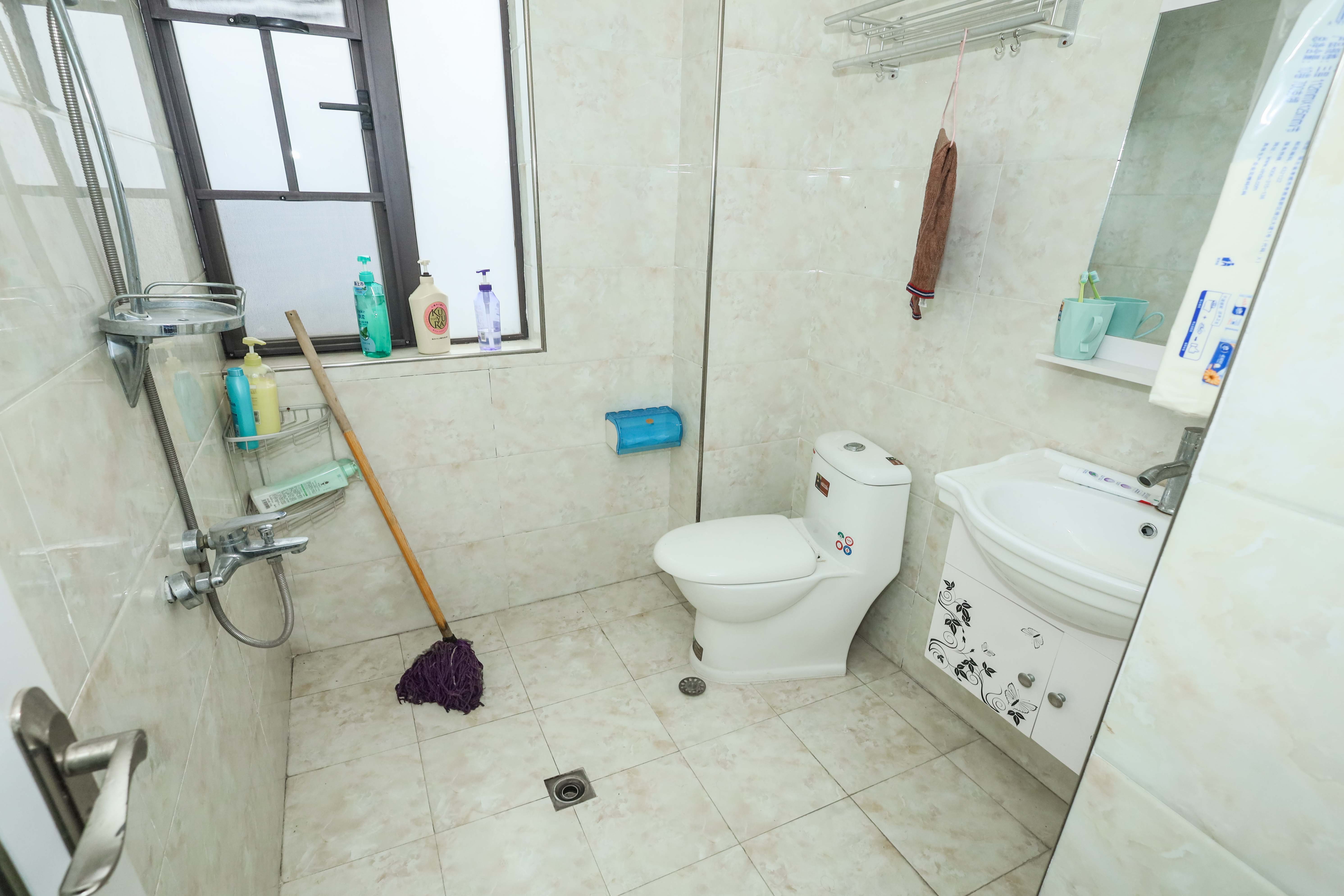 和泓梅溪四季  1室2厅2卫    135.0万 和泓梅溪四季  1室2厅2卫    135.0万卫生间