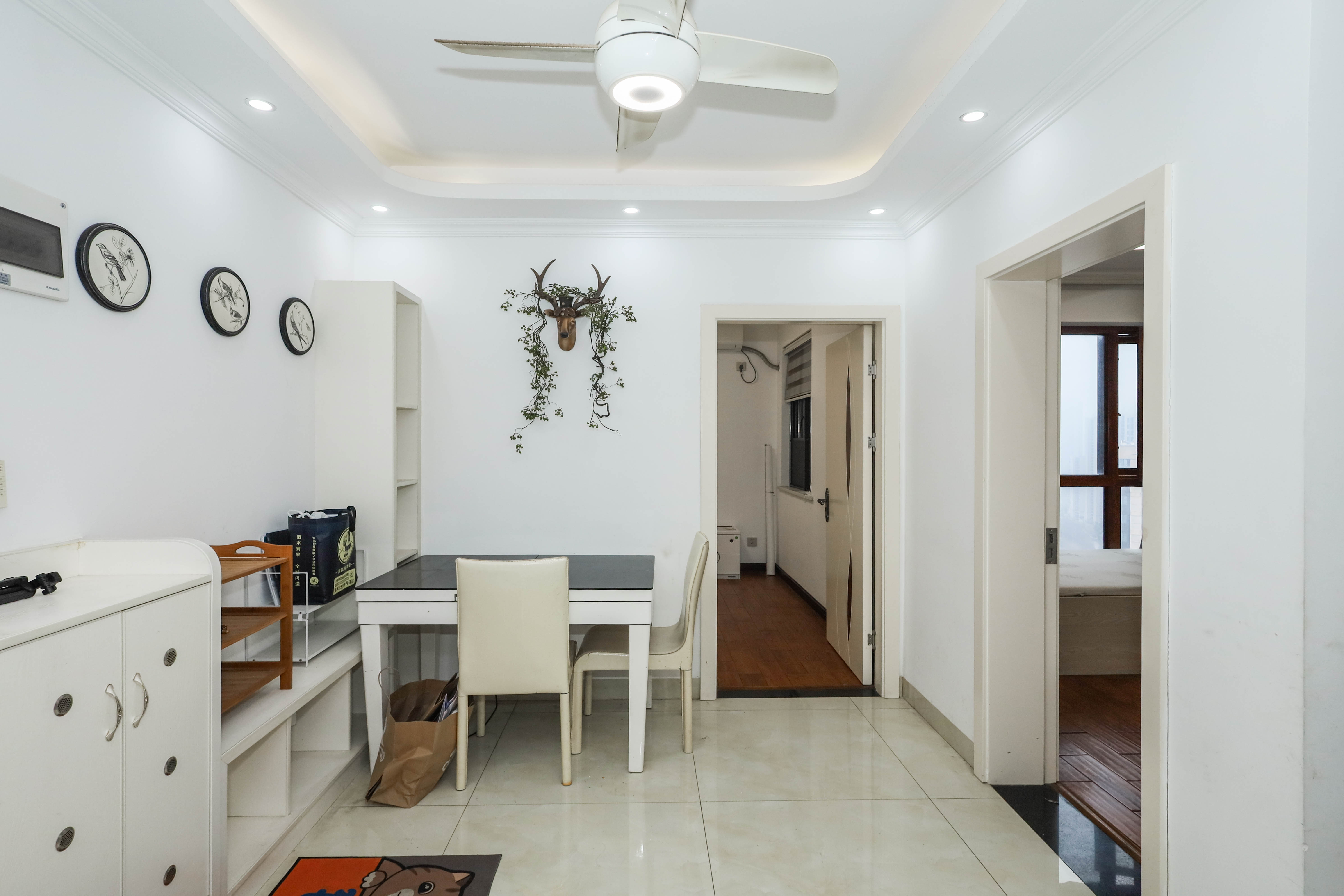 梅溪鑫苑名家  3室2厅1卫    92.0万客厅