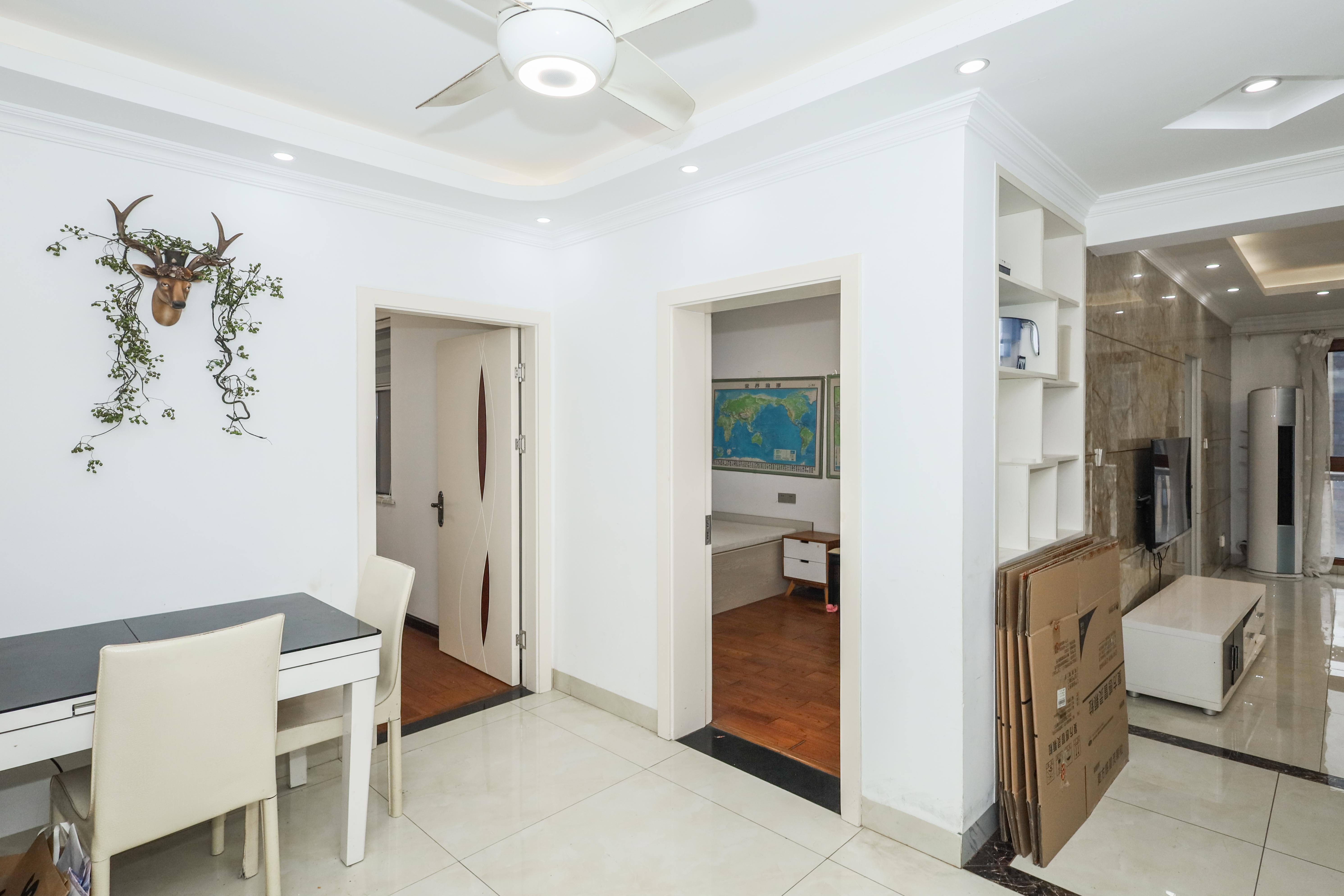 梅溪鑫苑名家 3室2厅1卫 92.0万 梅溪鑫苑名家 3室2厅1卫 92.0万客厅