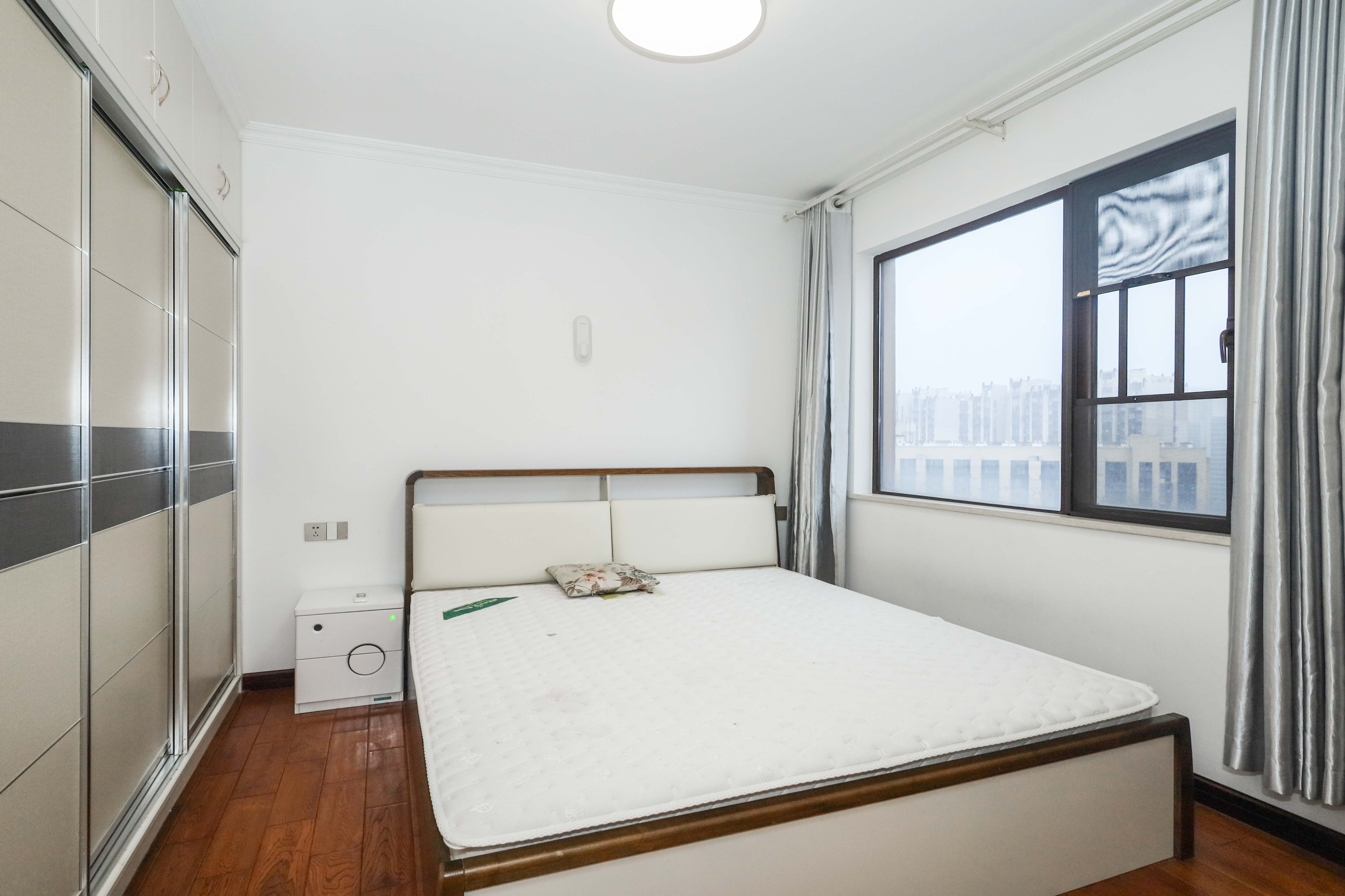 梅溪鑫苑名家  3室2厅1卫    92.0万卧室