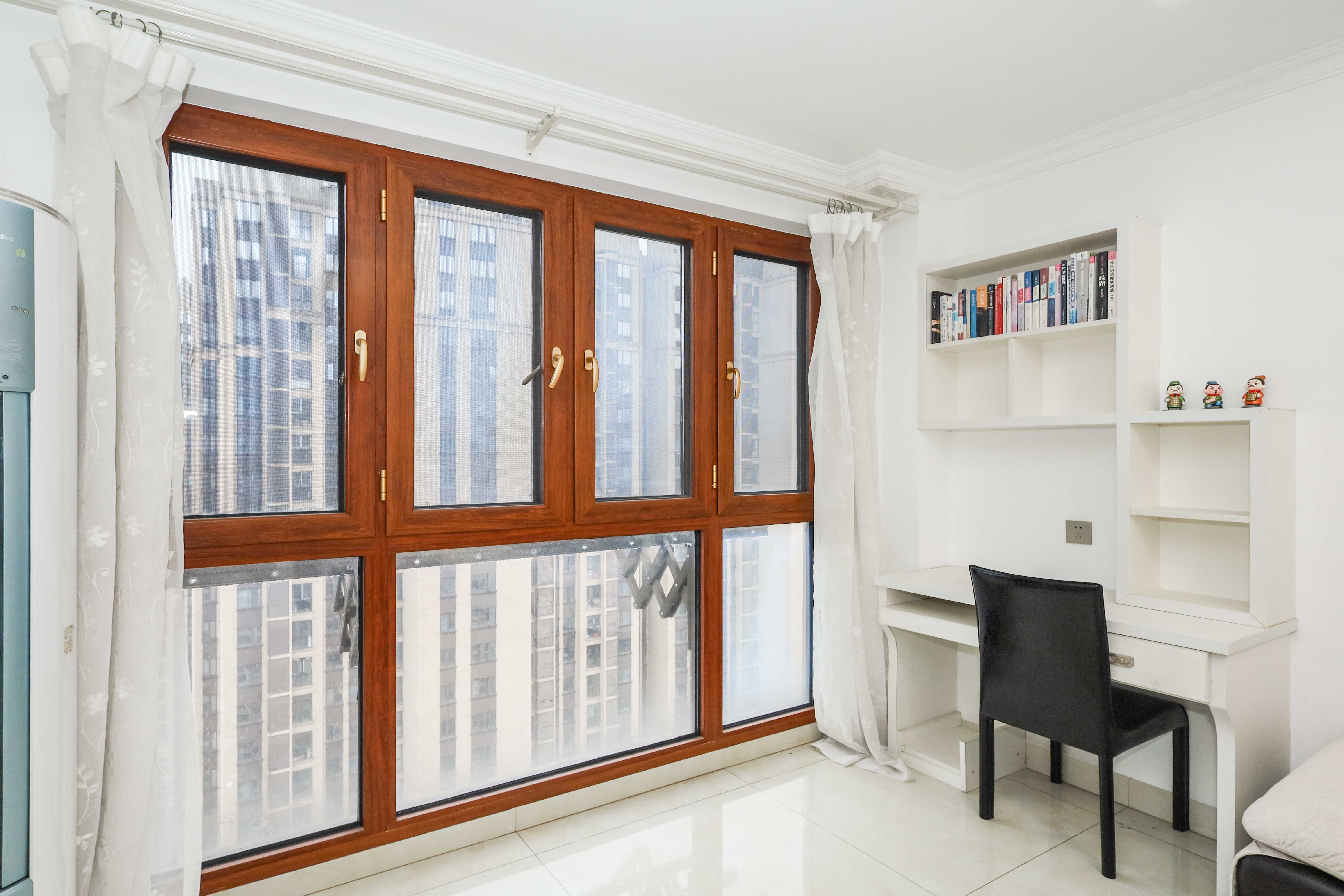 梅溪鑫苑名家  3室2厅1卫    92.0万阳台