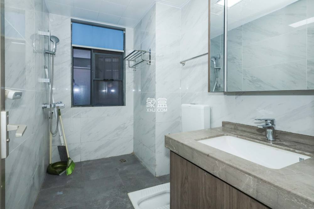 夢想新天地  3室2廳2衛(wèi)    127.99萬