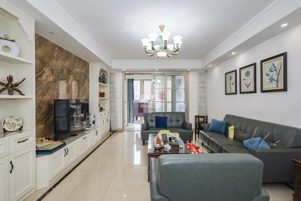 八方小区B区  1室2厅2卫    410.0万