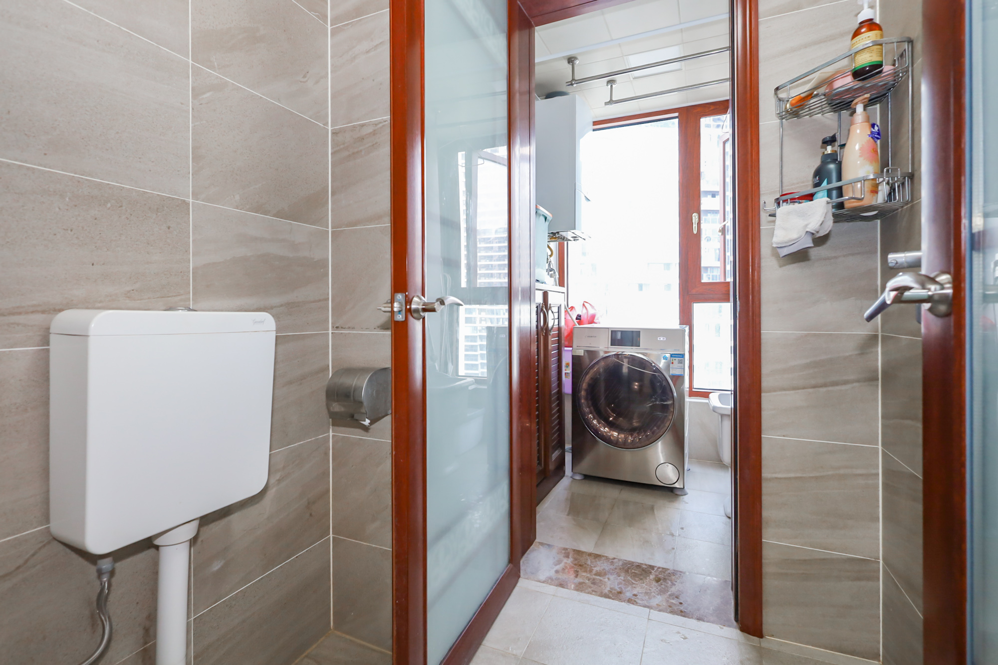 保利西海岸A区 4室2厅2卫 248.0万 保利西海岸A区 4室2厅2卫 248.0万卫生间