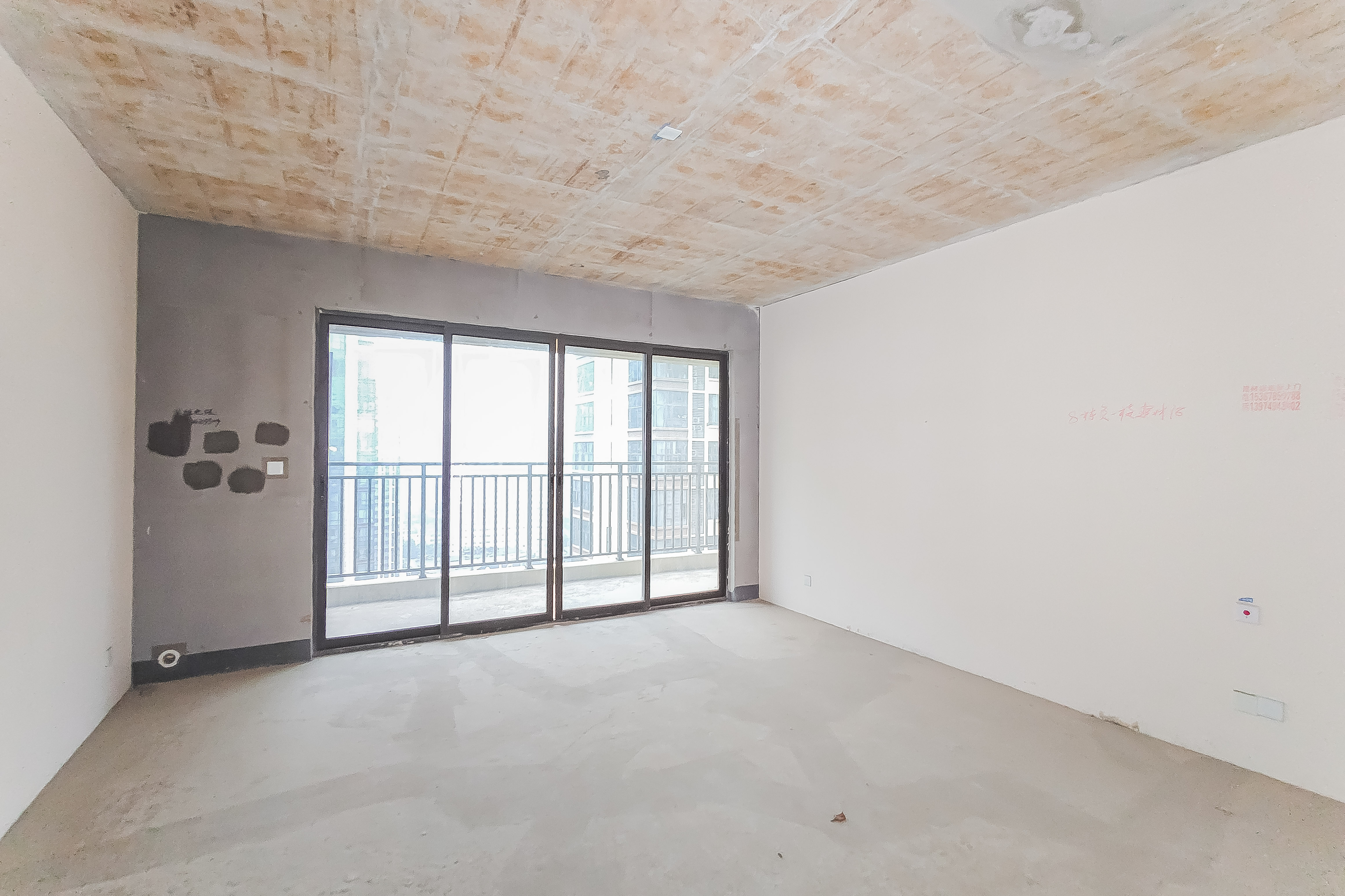 世茂璀璨天城  4室2厅3卫    239.0万 世茂璀璨天城  4室2厅3卫    239.0万客厅