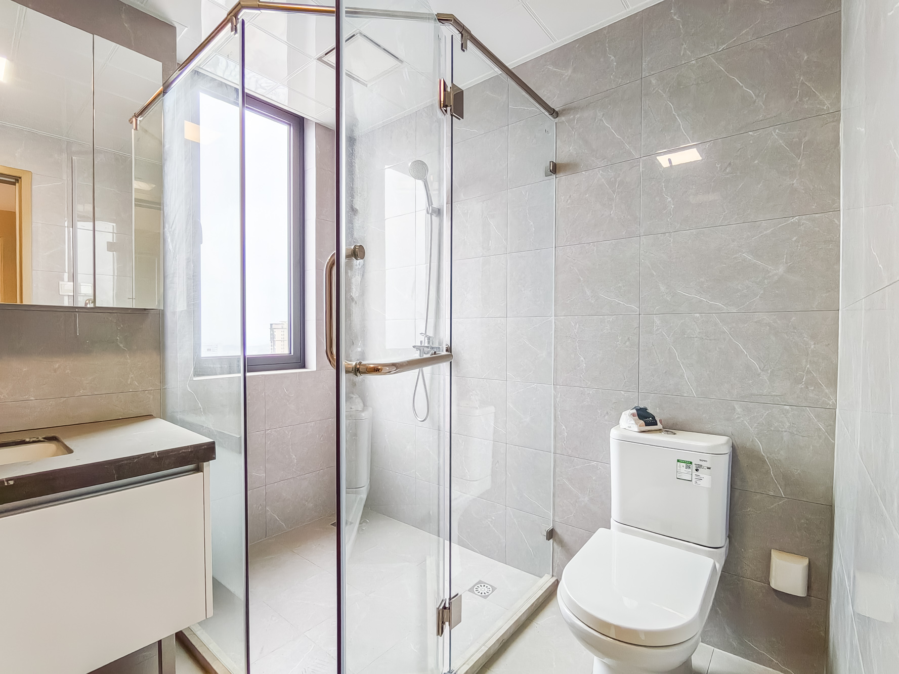 运达锦绣广场 4室2厅2卫 159.8万 运达锦绣广场 4室2厅2卫 159.8万卫生间