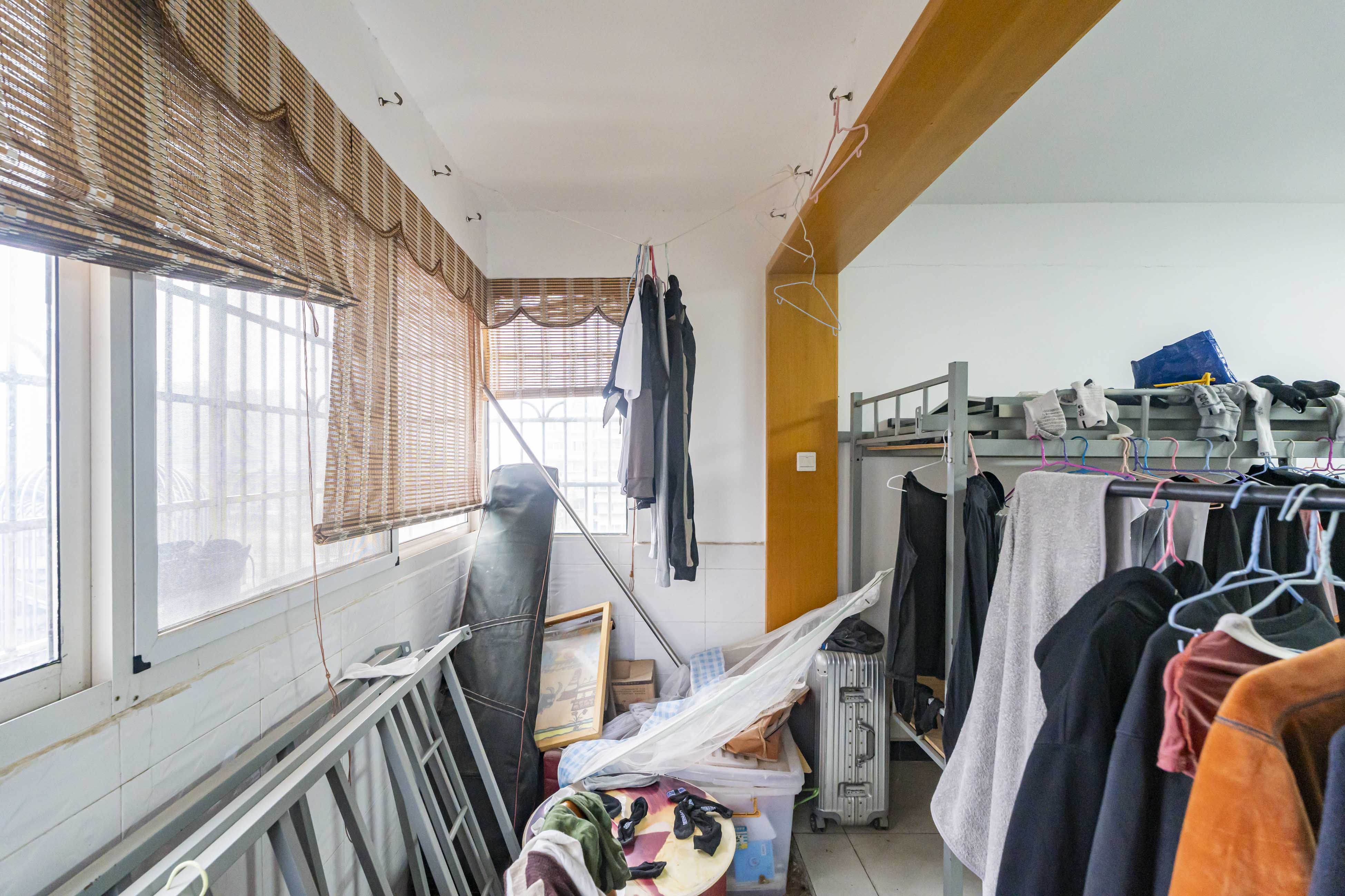 洪山家园  3室2厅2卫   66.00万阳台