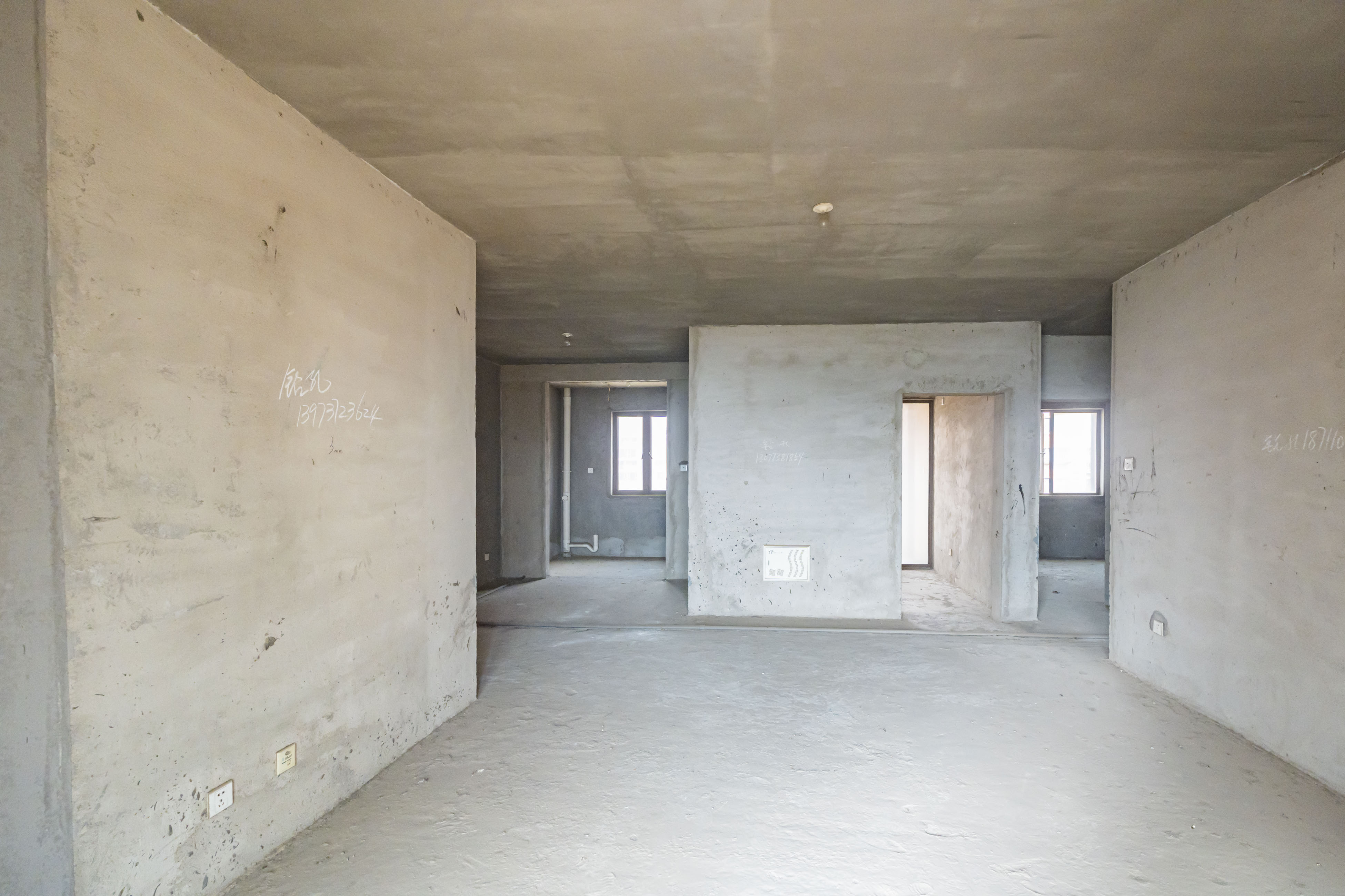 金色溪泉湾  3室2厅2卫    118.0万 金色溪泉湾  3室2厅2卫    118.0万客厅