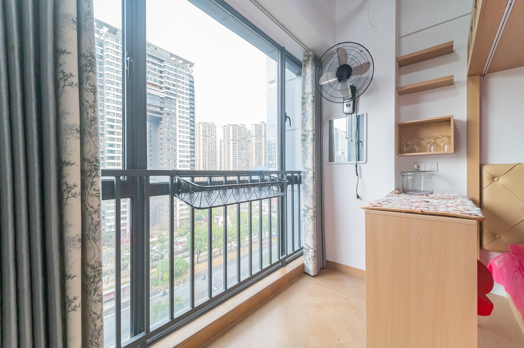 星沙算中心  1室1厅1卫    35.8万 星沙算中心  1室1厅1卫    35.8万阳台