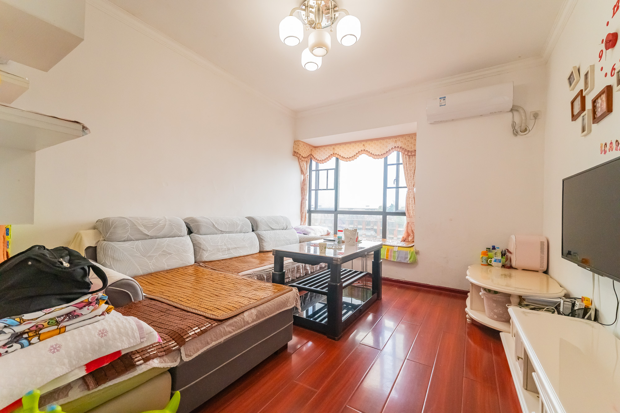 深业睿城 1室1厅1卫 40.79万 深业睿城 1室1厅1卫 40.79万客厅