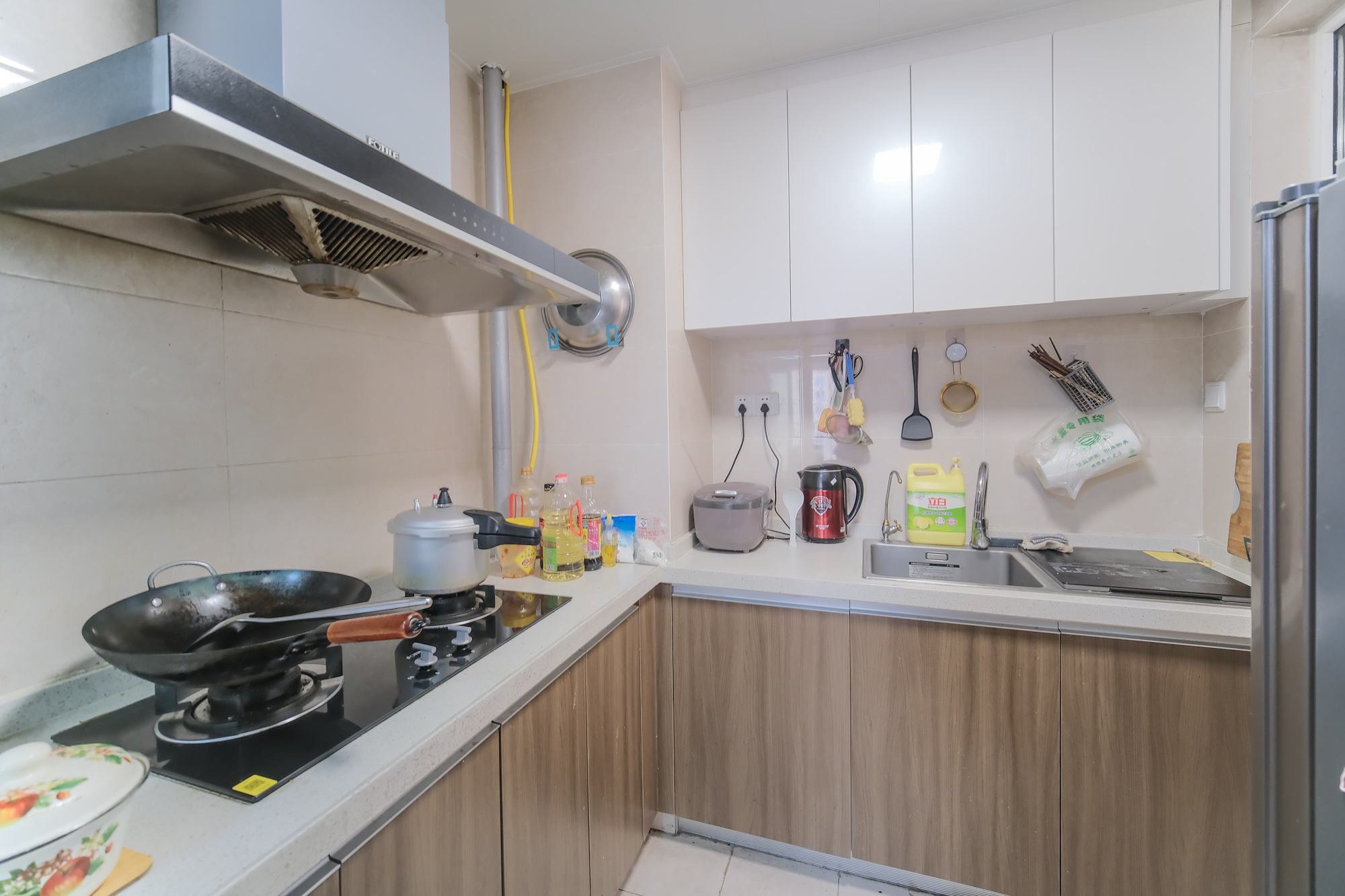 保利香槟国际 3室1厅2卫 78.0万 保利香槟国际 3室1厅2卫 78.0万厨房